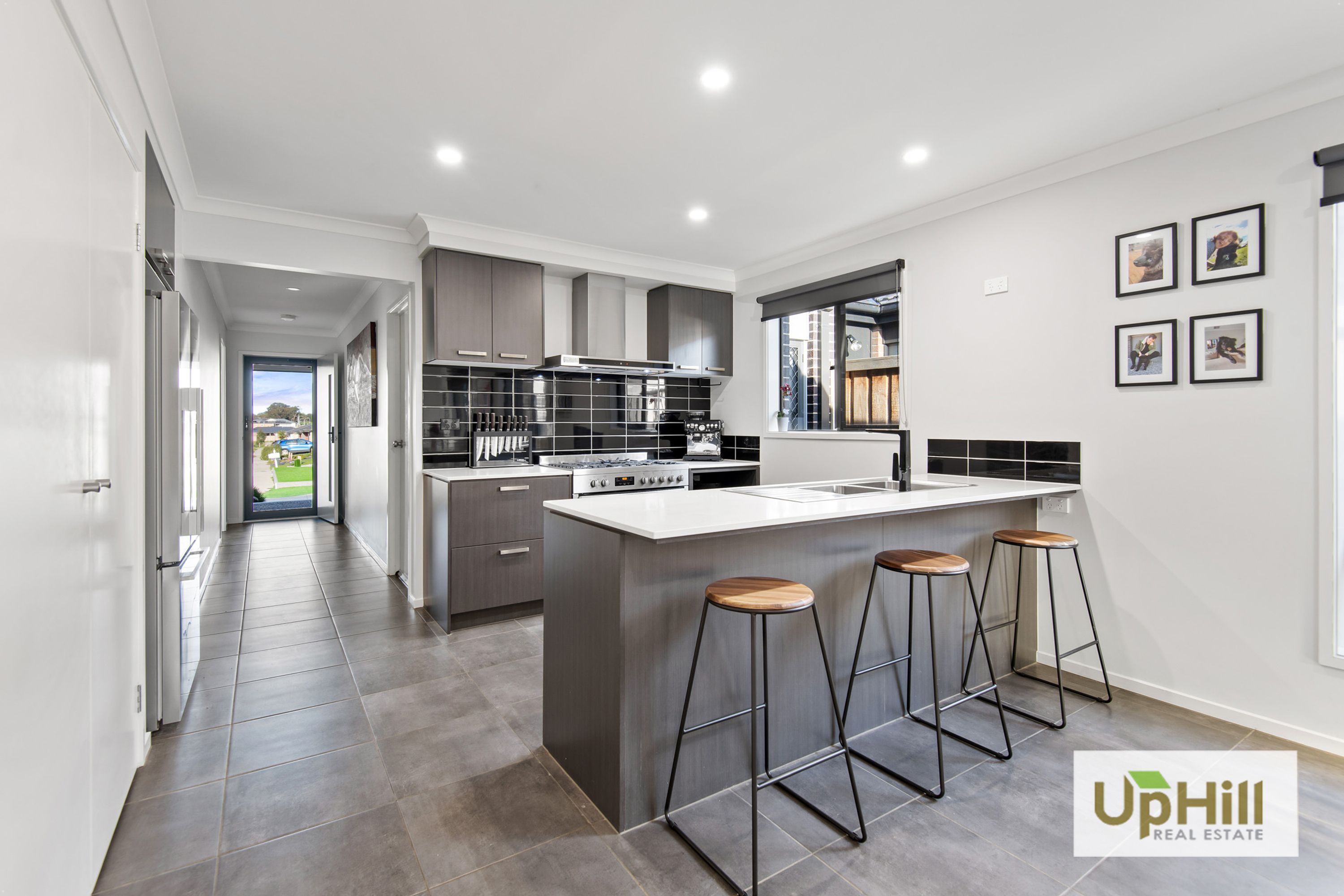 1 Dove Lane, Clyde North - Thumbnail 4