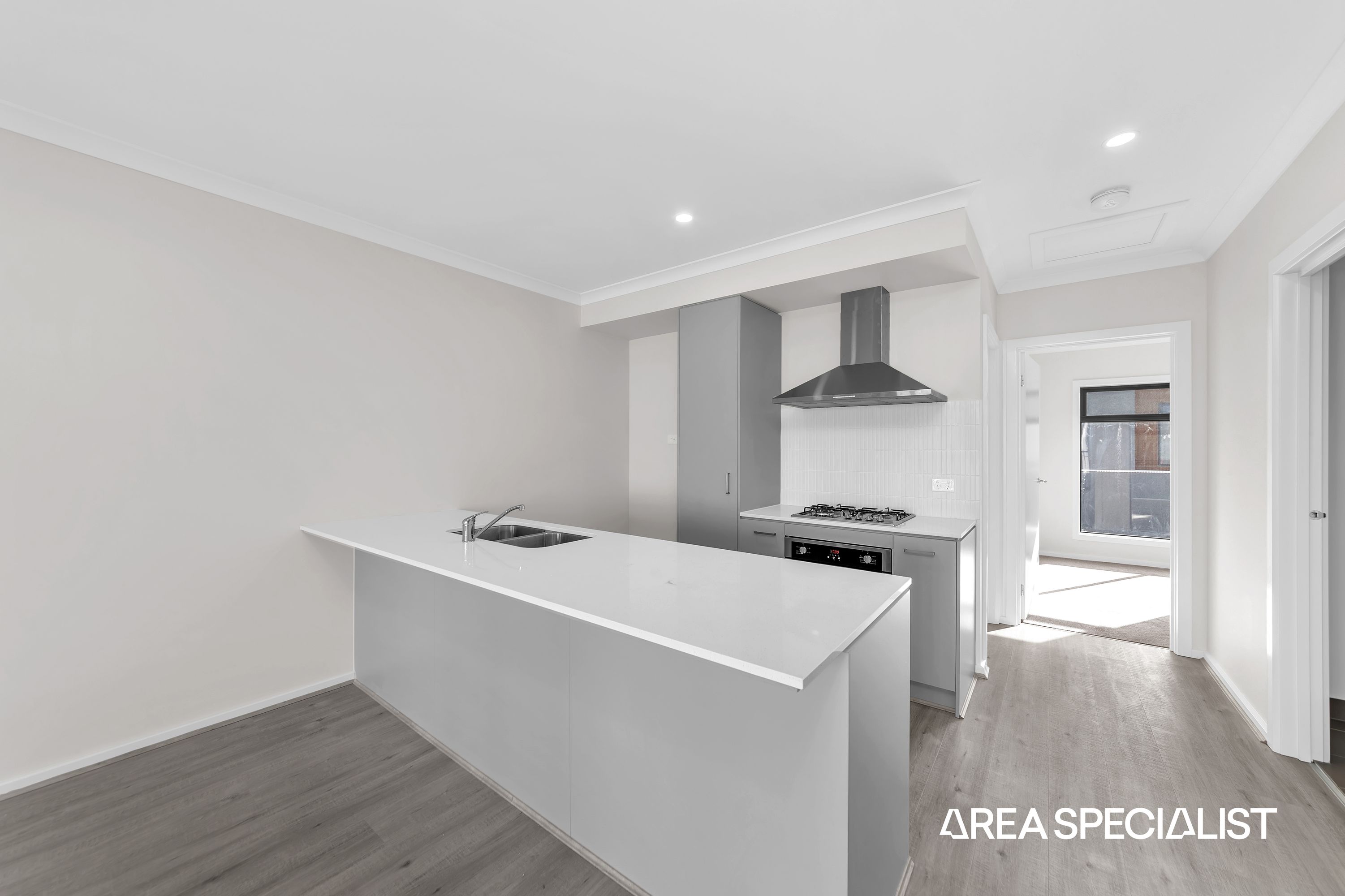 19 Oakview Walk, Clyde, Clyde - Thumbnail 2
