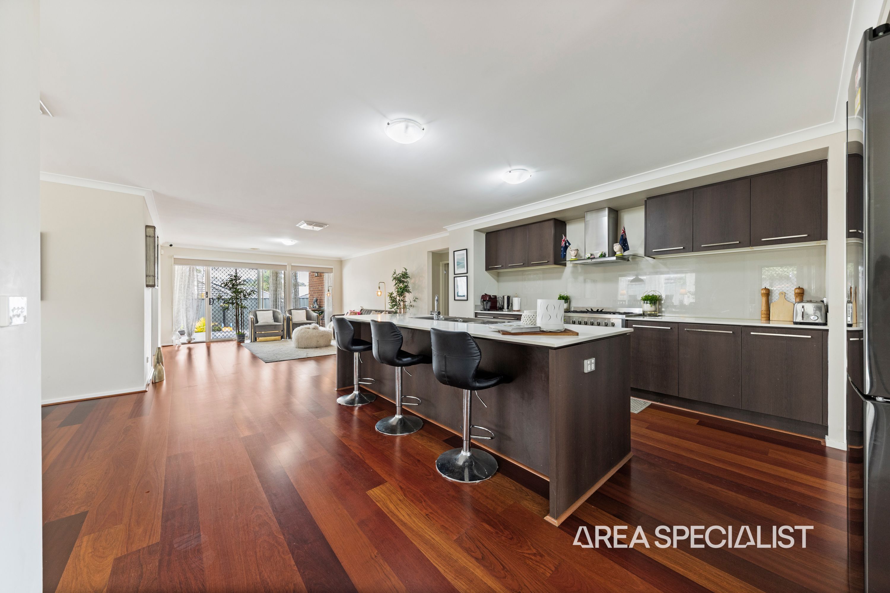 6 CASPIAN CHASE, Pakenham - Thumbnail 3