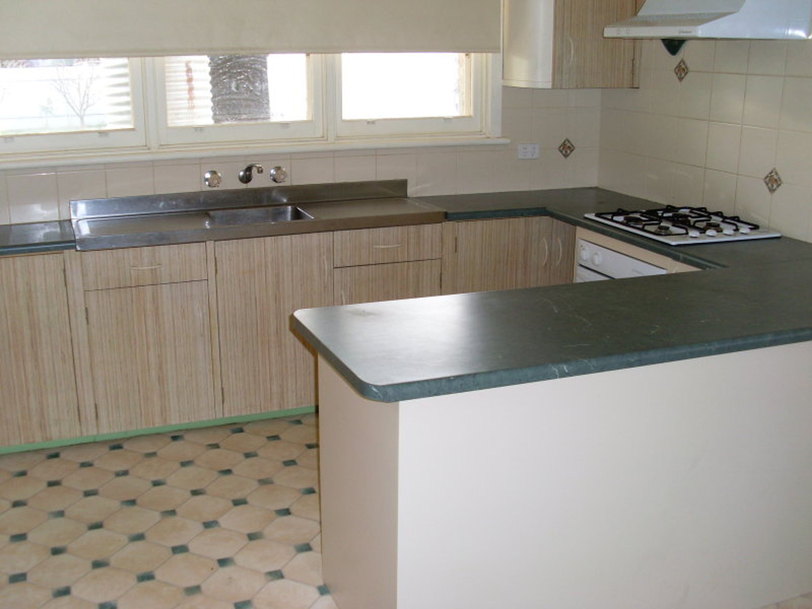 28 Edward Street, Horsham VIC 3400, Horsham - Thumbnail 2