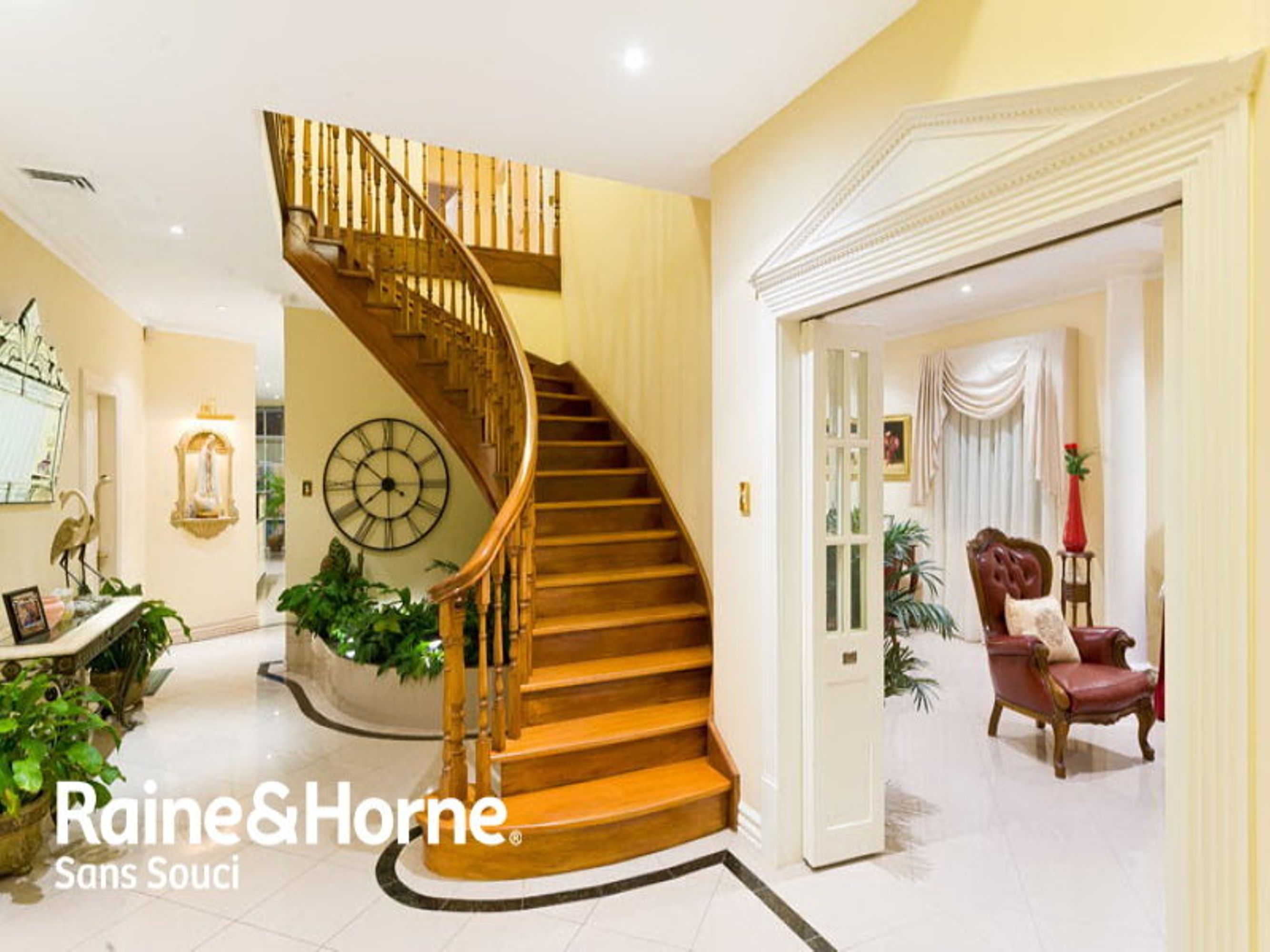 14 Bath Street, Monterey - Thumbnail 2