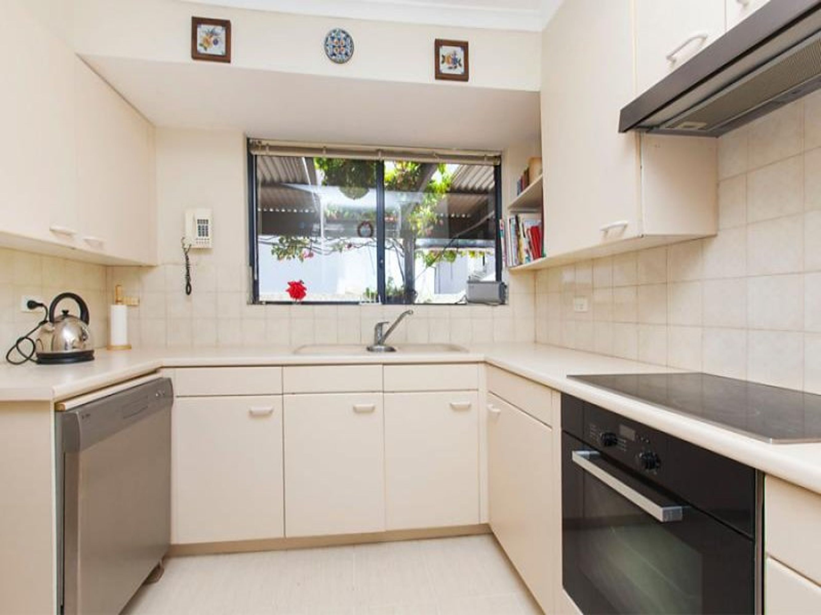 2 Hepworth Road, Trigg - Thumbnail 5