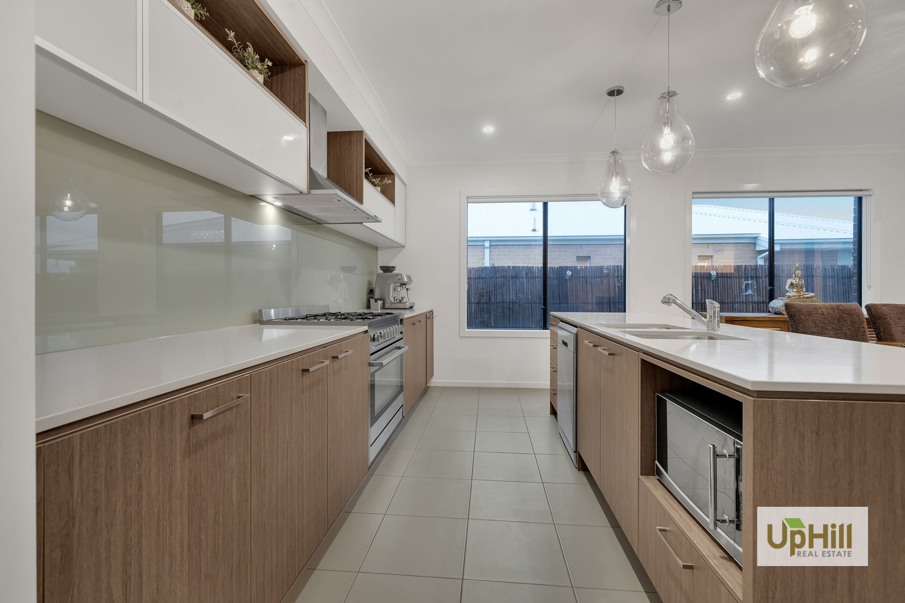 2 Girona Drive, Clyde North - Thumbnail 5