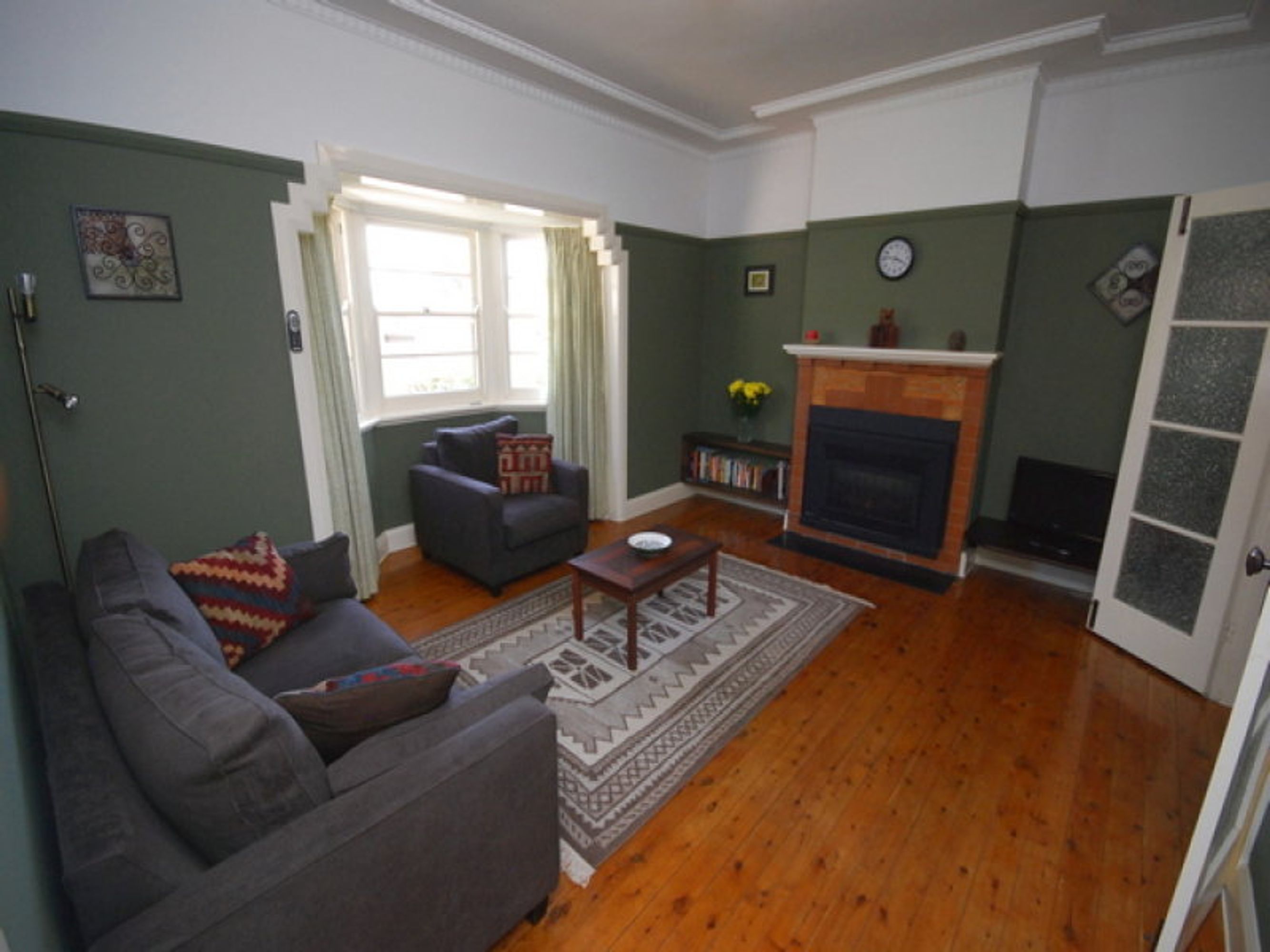 2 Oatley Avenue, Katoomba - Thumbnail 2