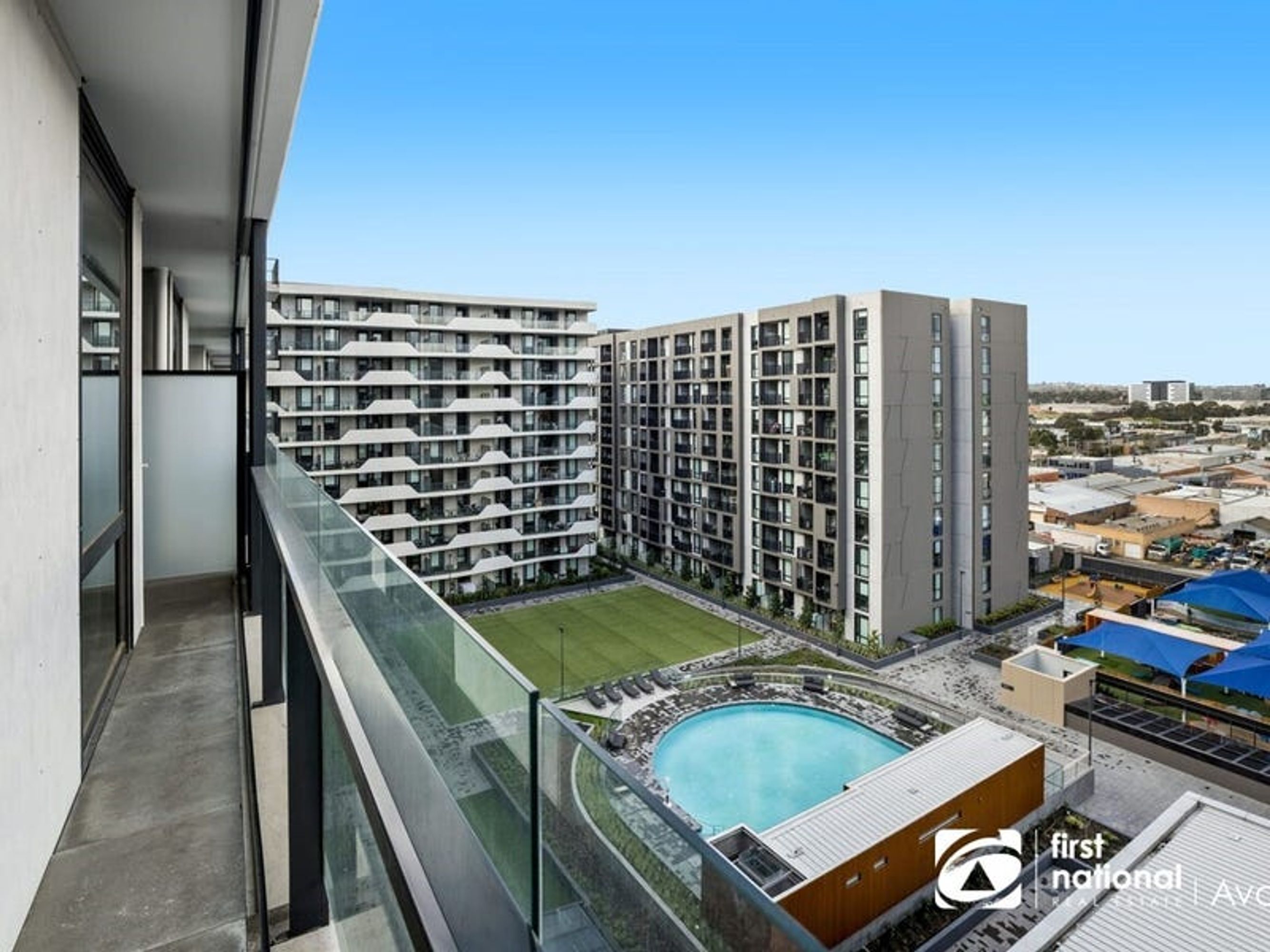 810/868 Blackburn Road, Clayton - Thumbnail 2