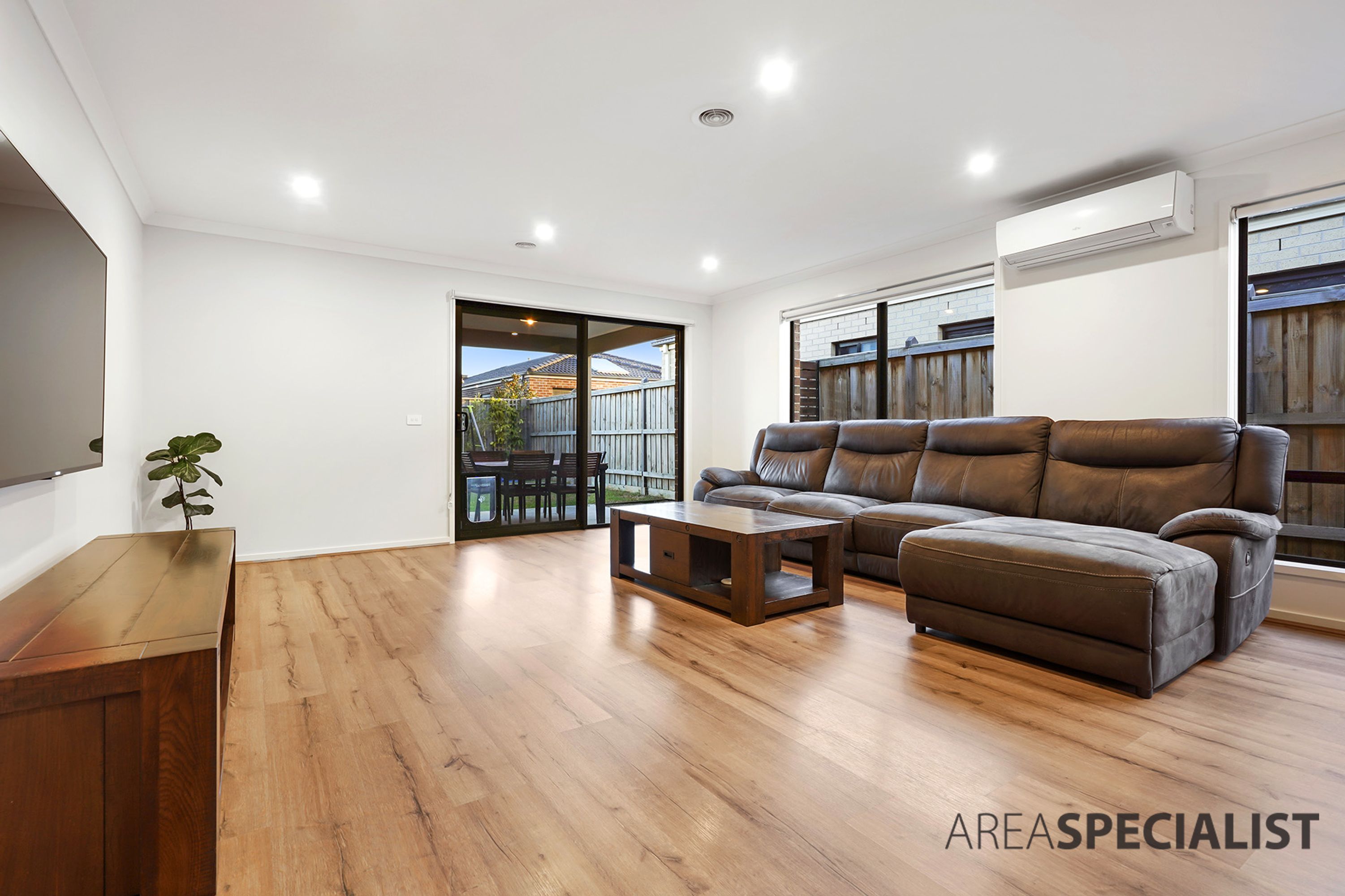56 Clydevale Avenue, Clyde North, Clyde North - Thumbnail 2