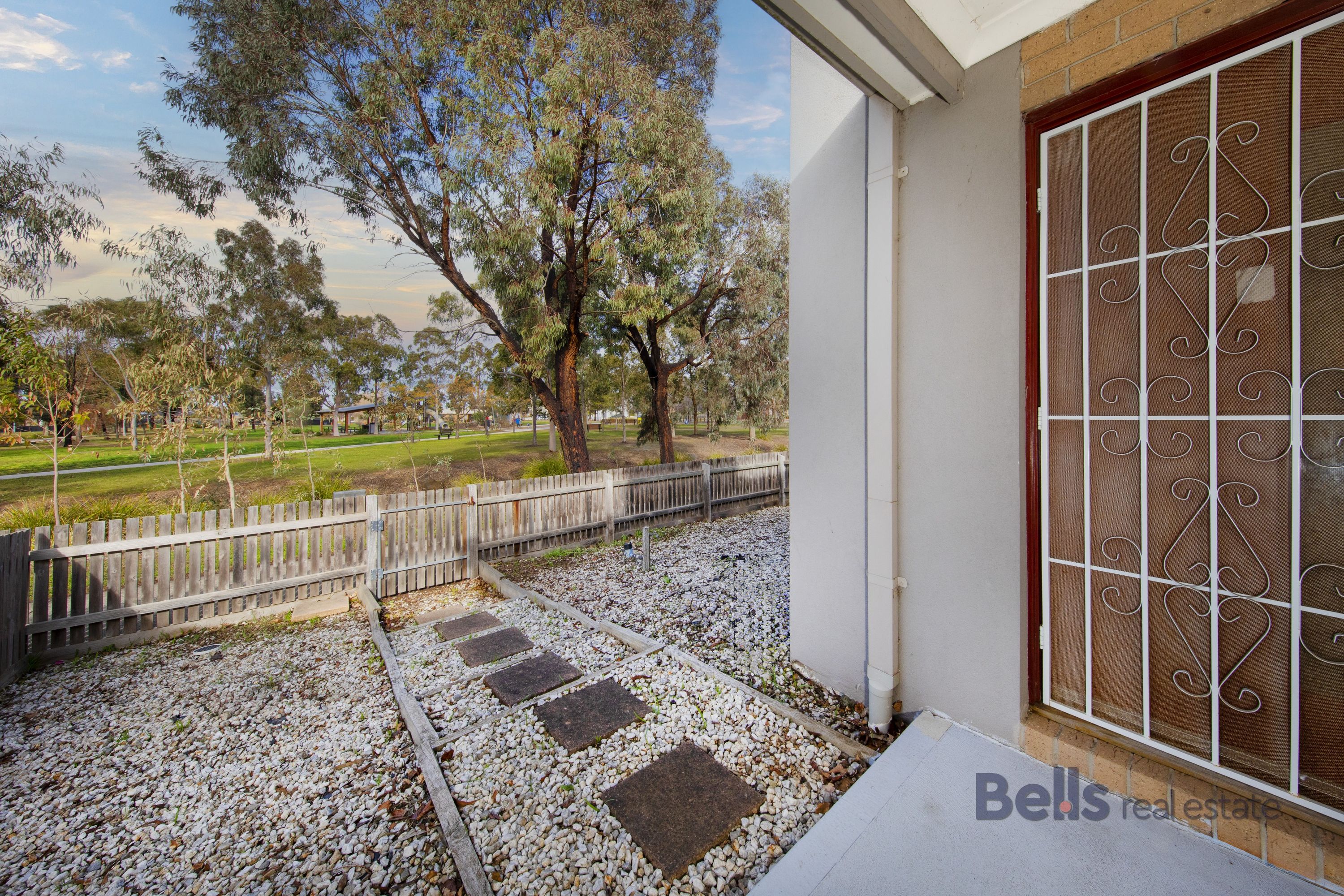 6 Burberry Lane, Deer Park - Thumbnail 2