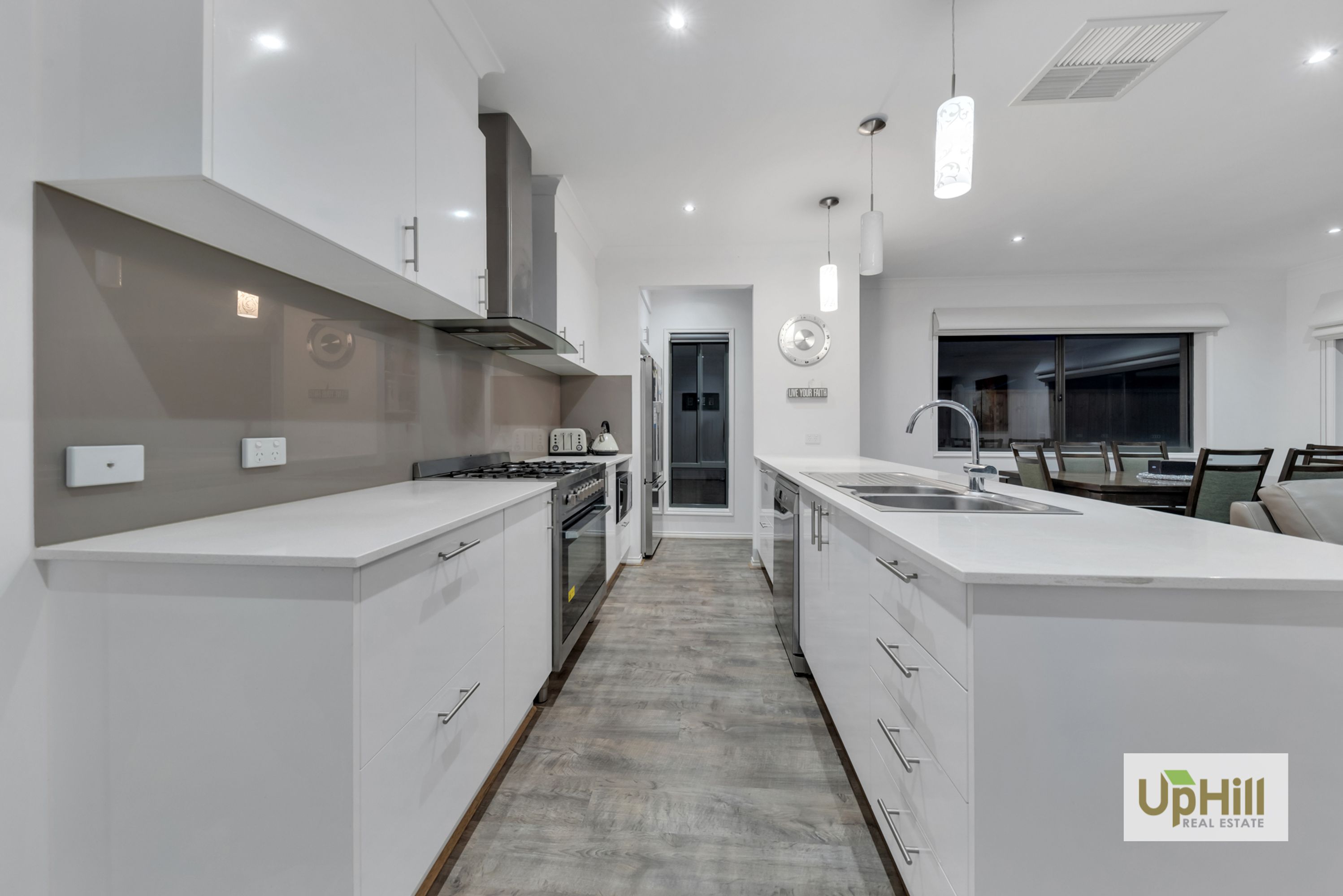 6 Roskopp Avenue, Clyde North - Thumbnail 3