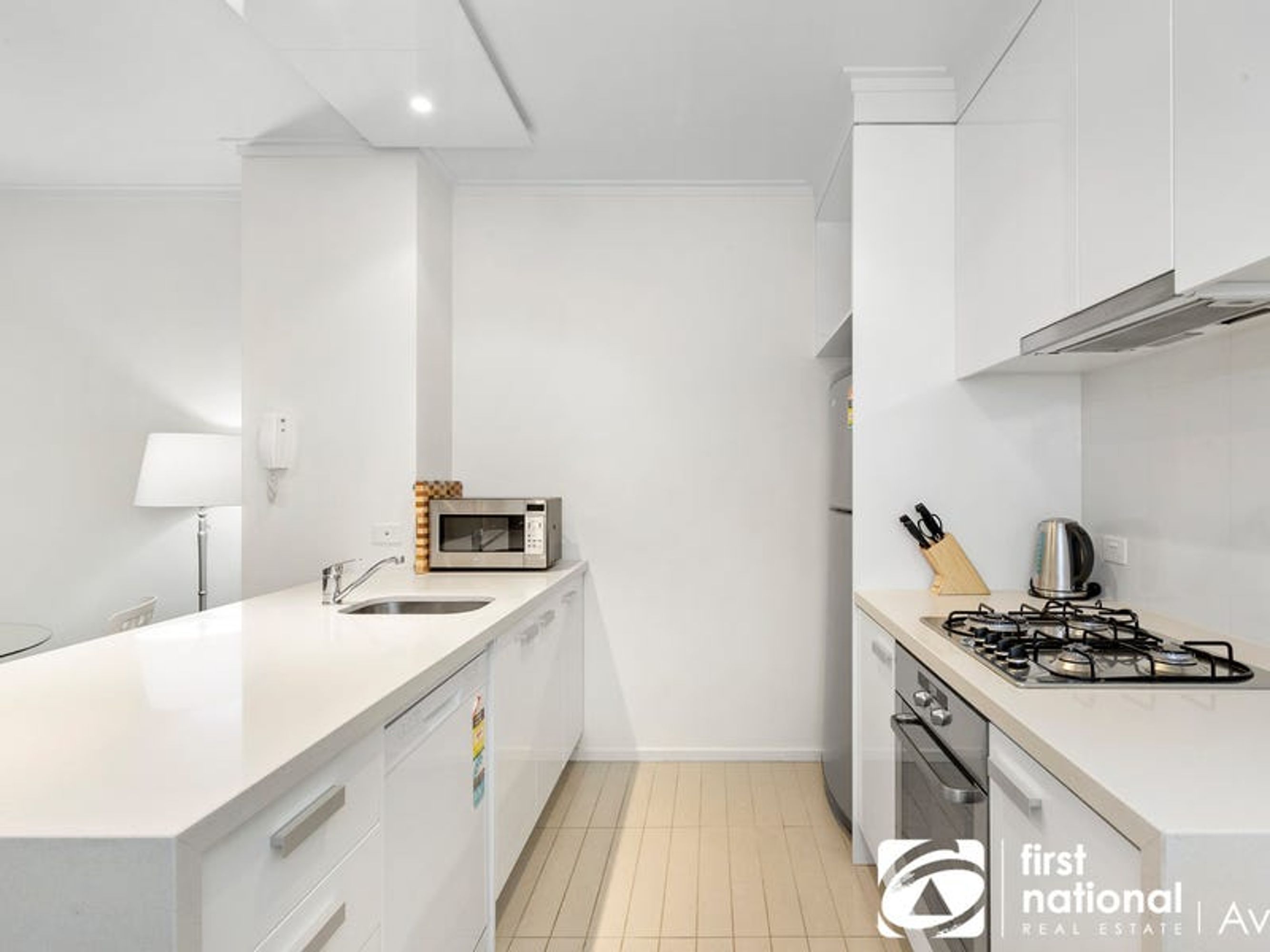 908/63 Whiteman Street, Southbank - Thumbnail 7