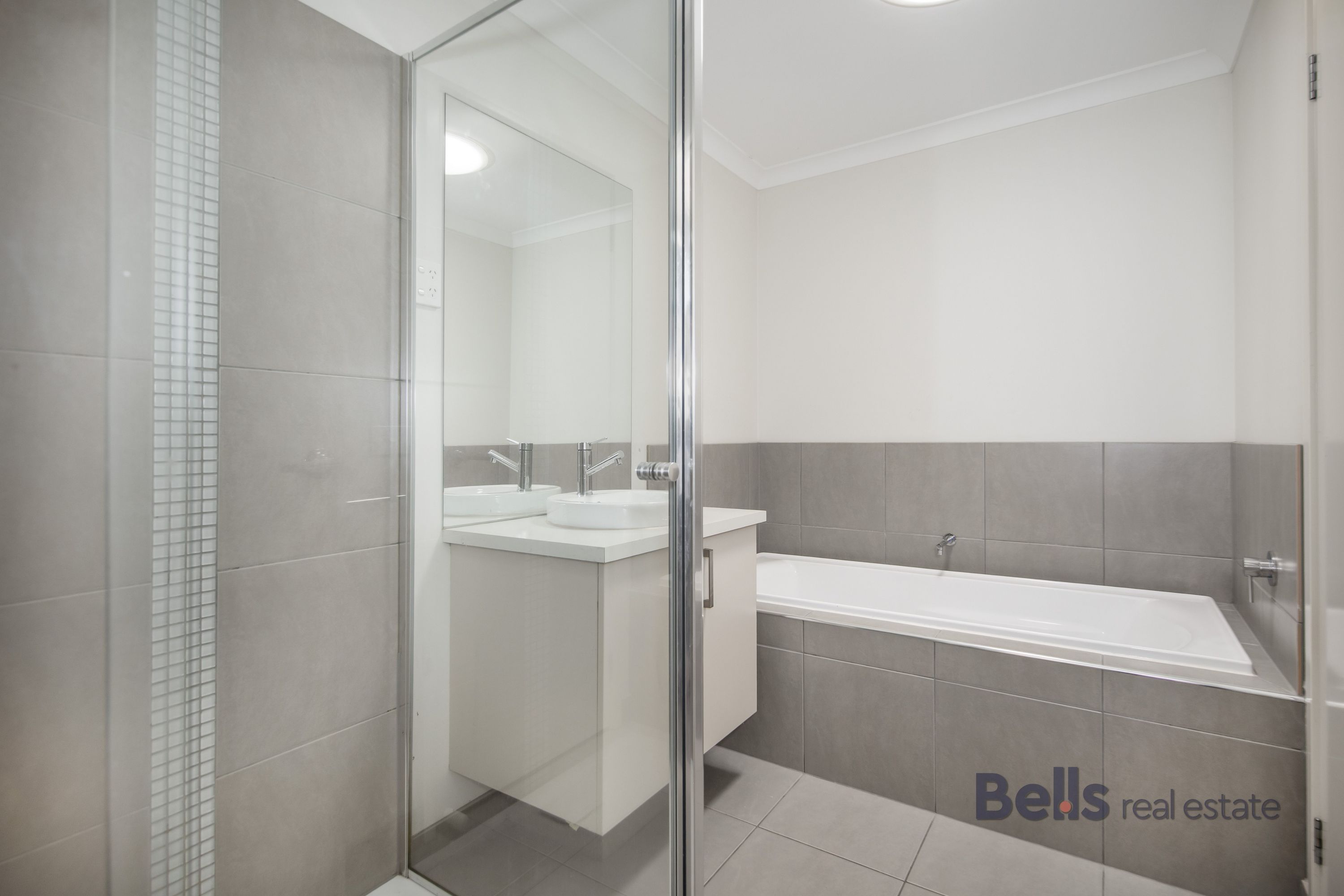 9 Somers Street, Fraser Rise - Thumbnail 8