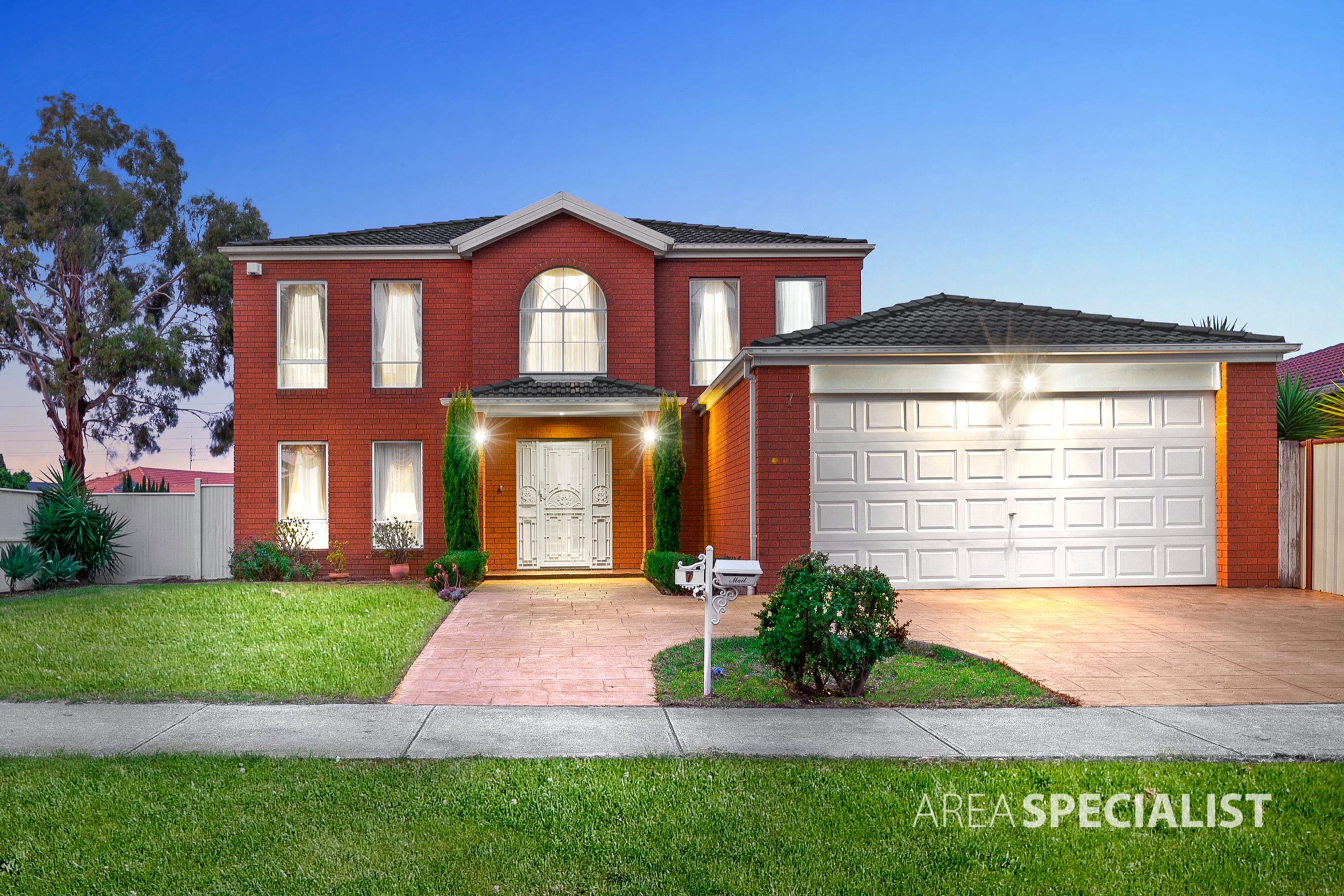 7 Edgewater Circuit, Cairnlea VIC 3023, Cairnlea - Thumbnail 2