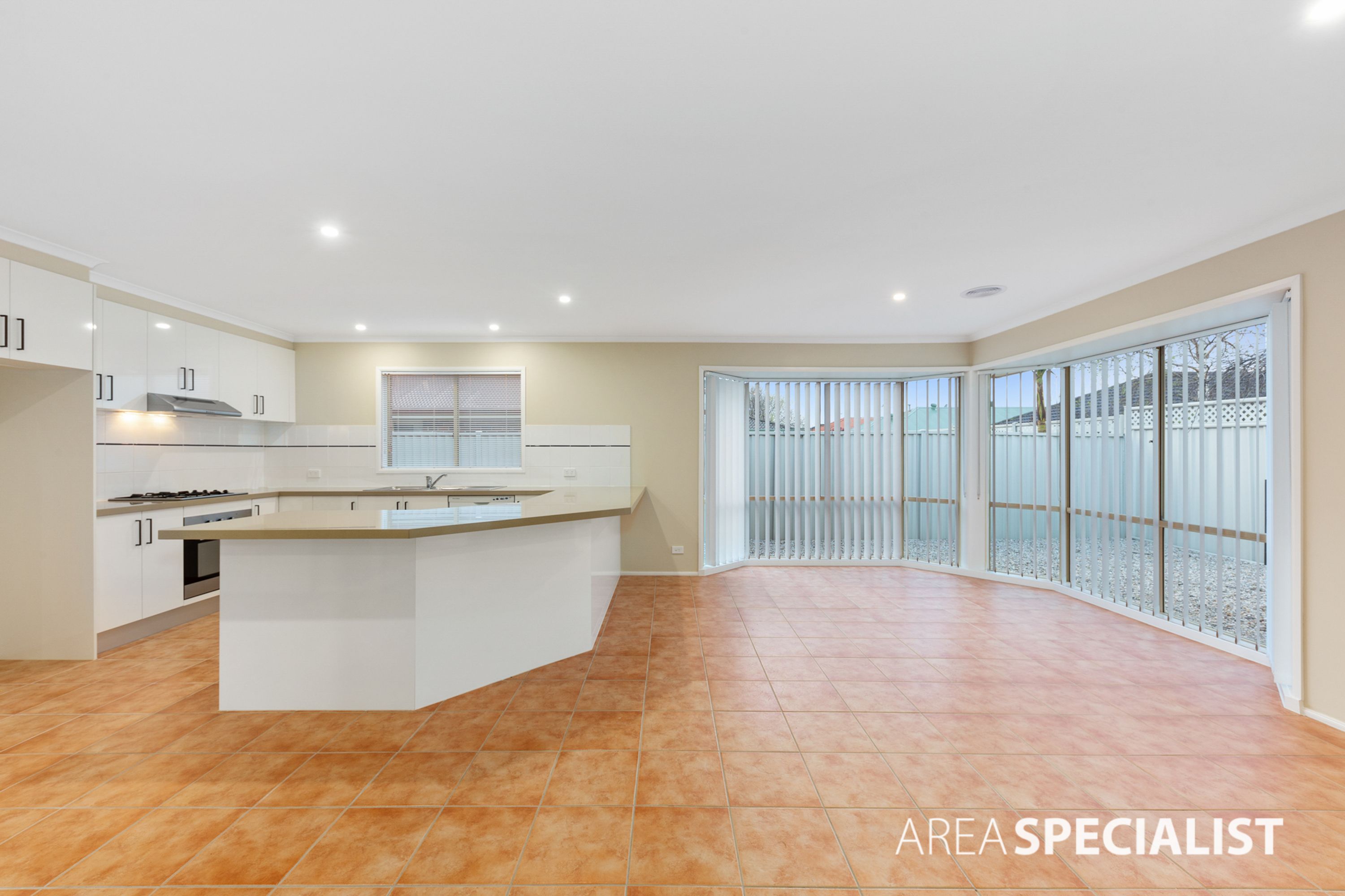 55 Abbington Crescent, Caroline Springs VIC 3023, Caroline Springs - Thumbnail 6