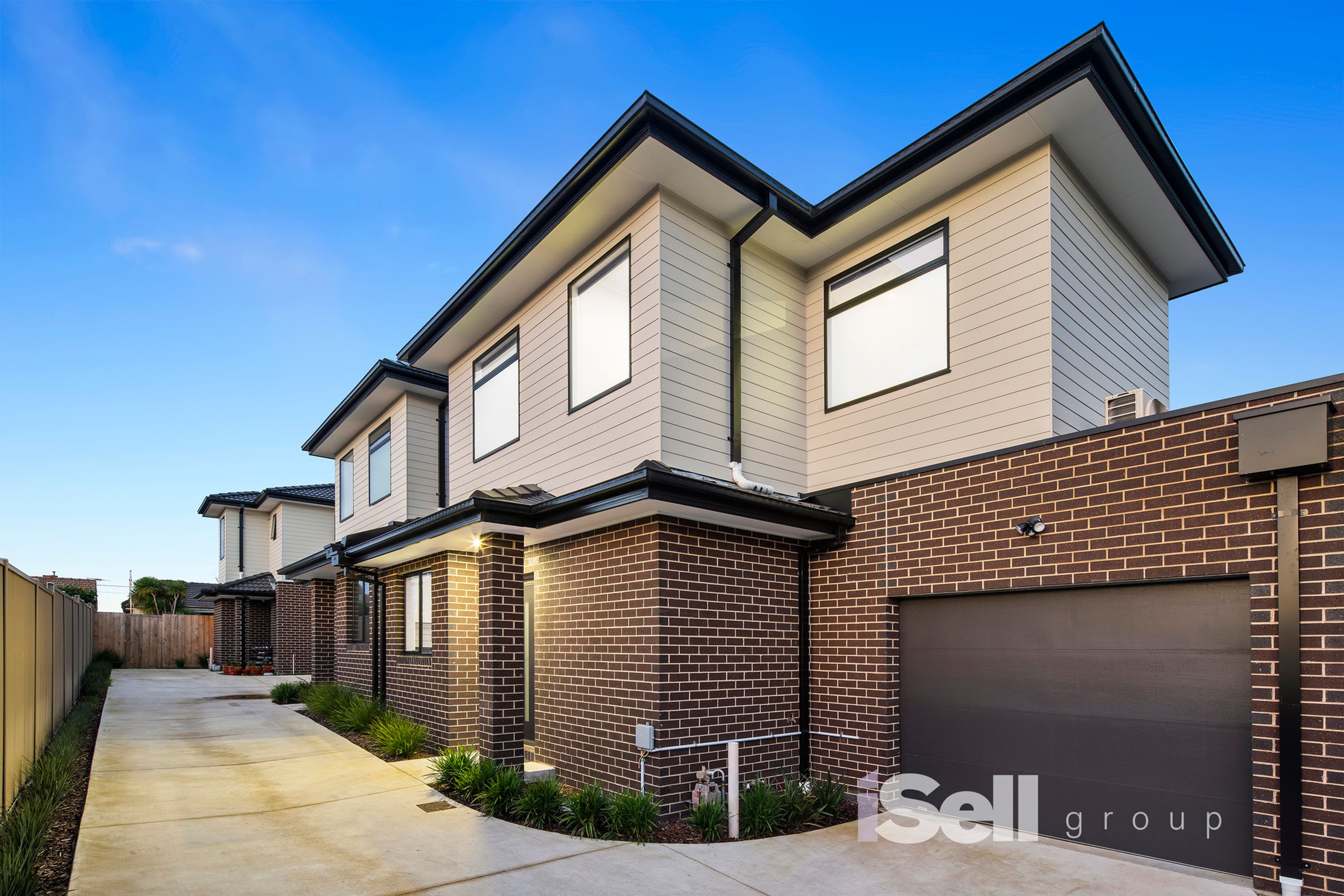 2/17 Raymond Street