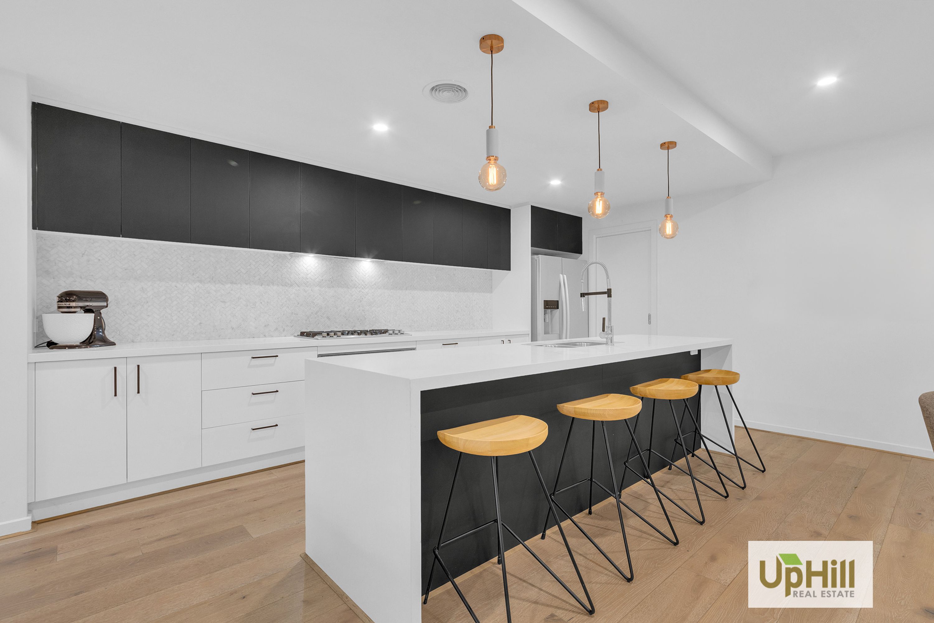 8 Merlot Way, Clyde North - Thumbnail 3