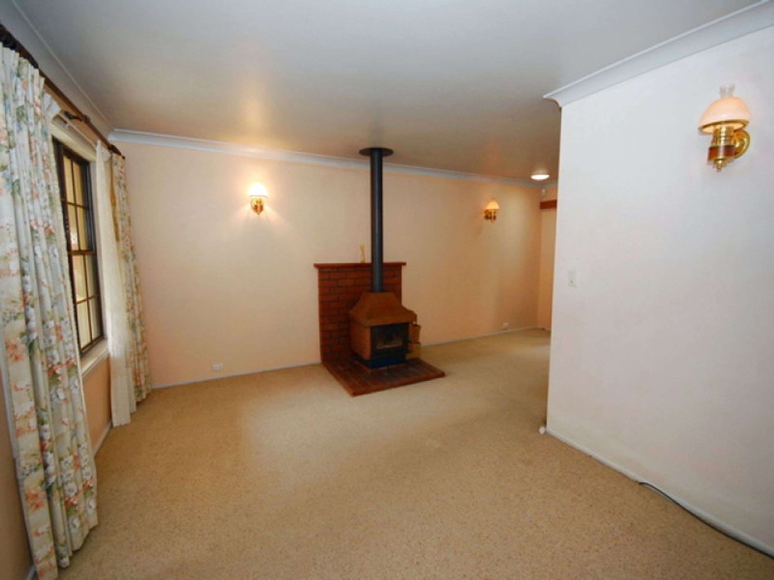 15 Pine Street, Katoomba - Thumbnail 3
