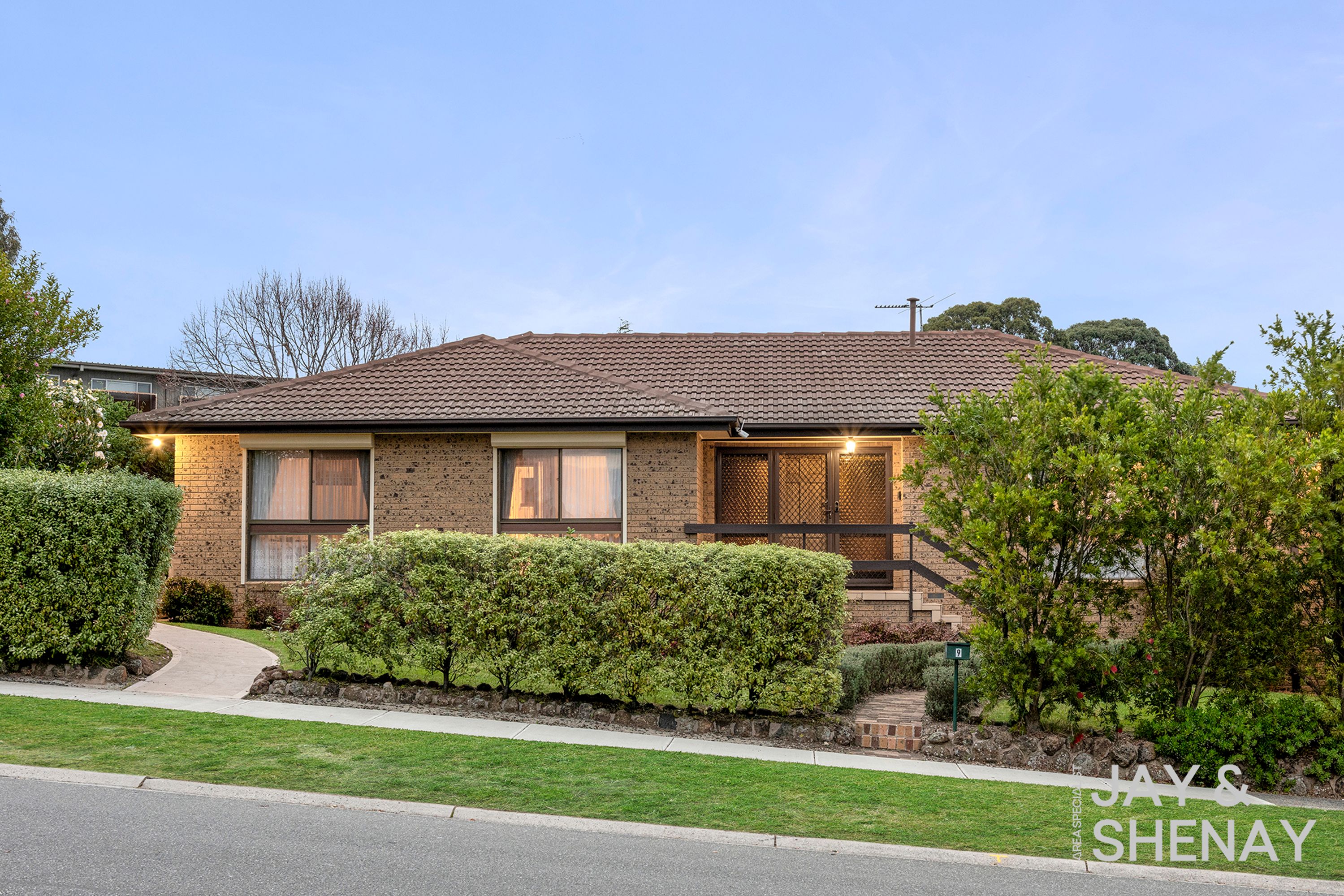 9 Joseph Banks Crescent, Endeavour Hills, Endeavour Hills - Image 1