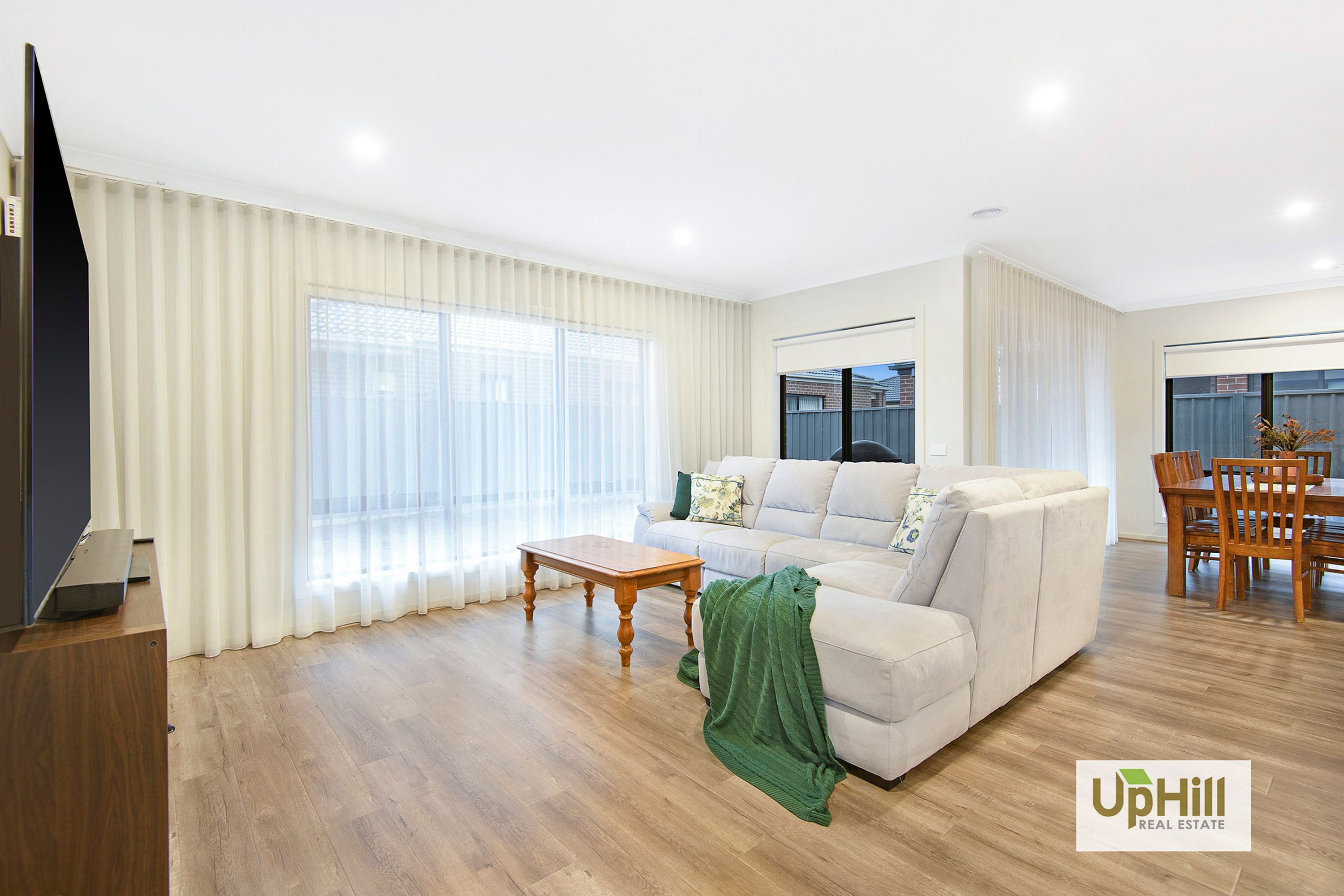 15 Carnelian Circuit, Clyde North - Thumbnail 6