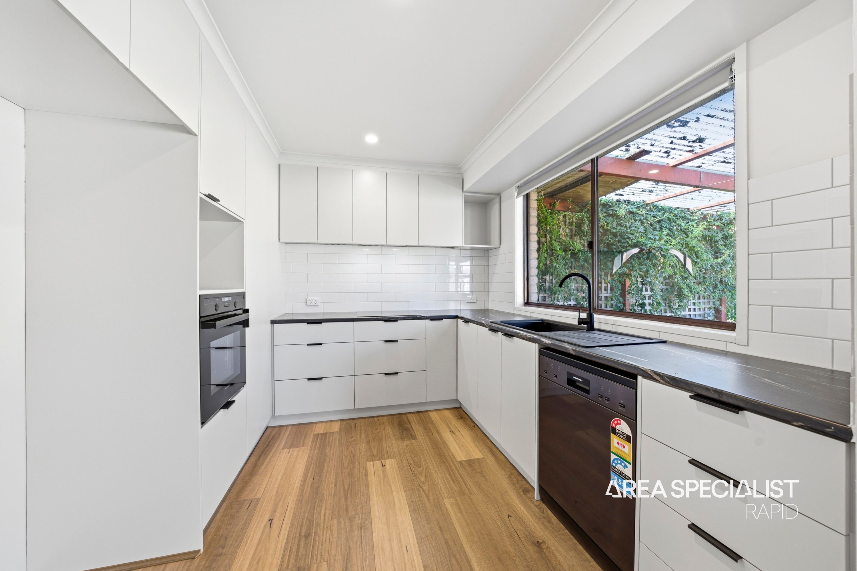 12 Willow Drive, Hampton Park, Hampton Park - Thumbnail 3