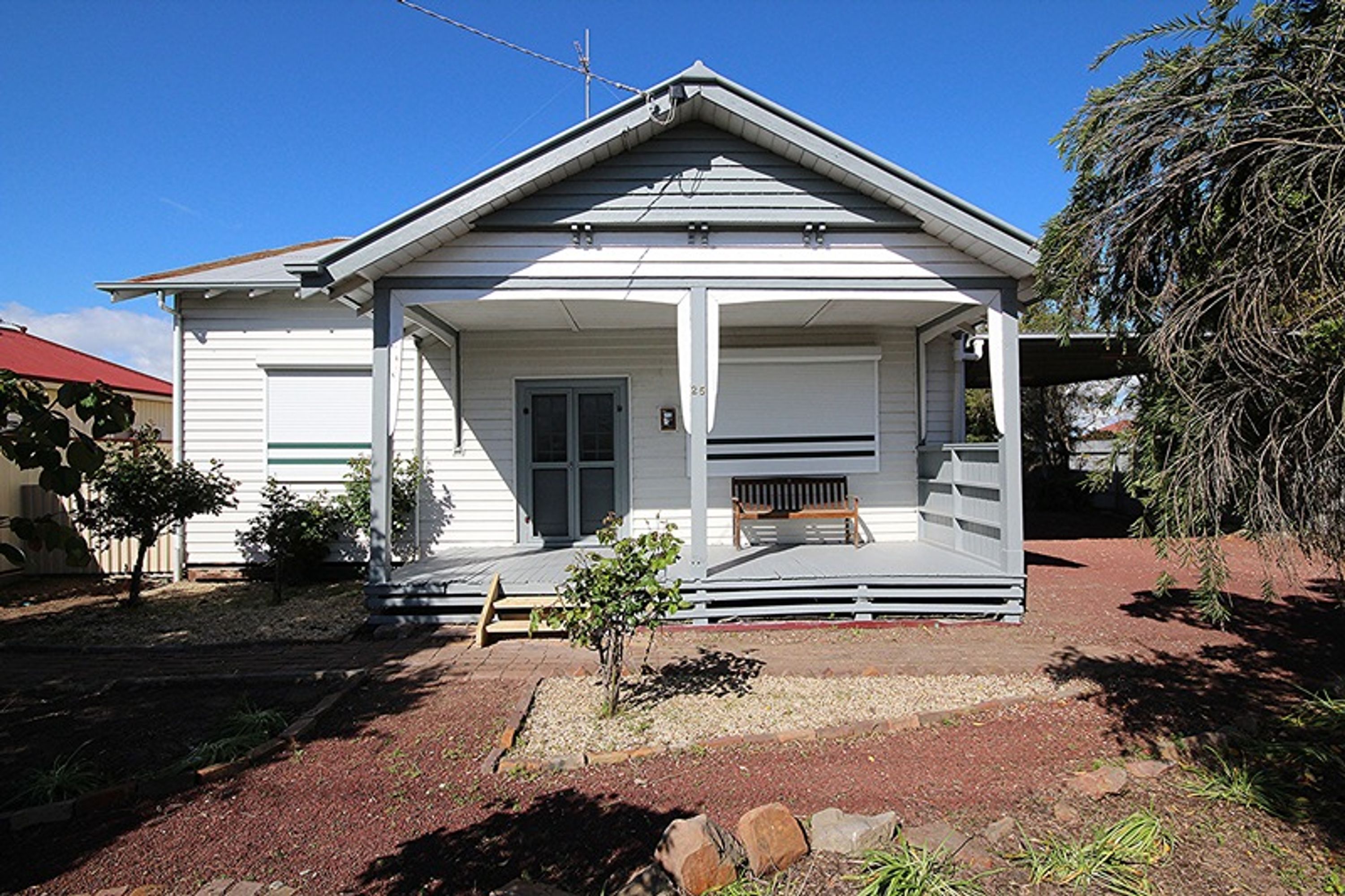 25 Stawell Road, Horsham VIC 3400