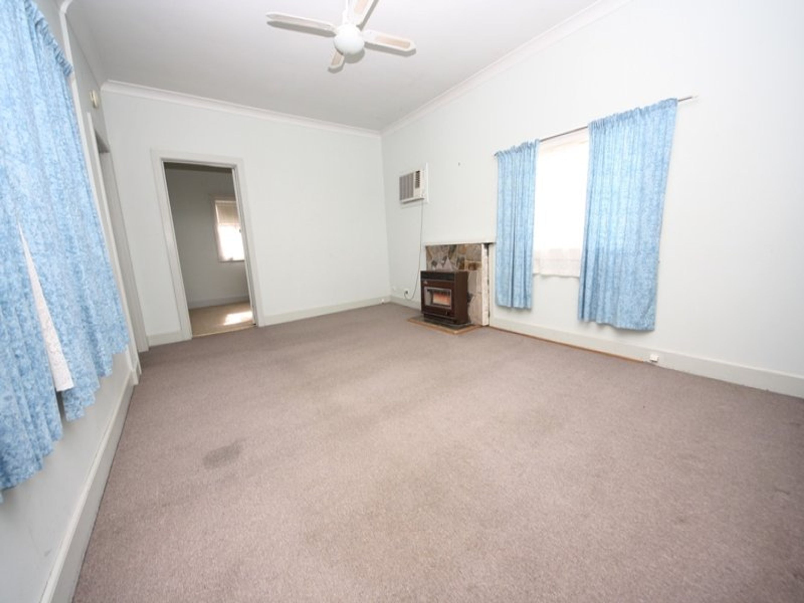 13 Arnold Street, Horsham VIC 3400, Horsham - Thumbnail 3