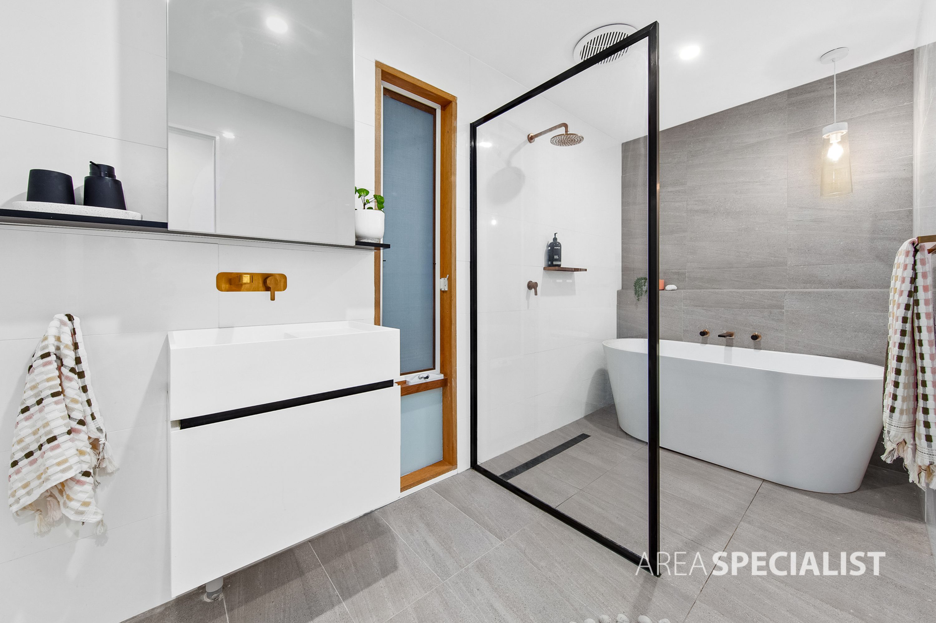 1B Catherine Drive, Hillside VIC 3037, Hillside - Thumbnail 4
