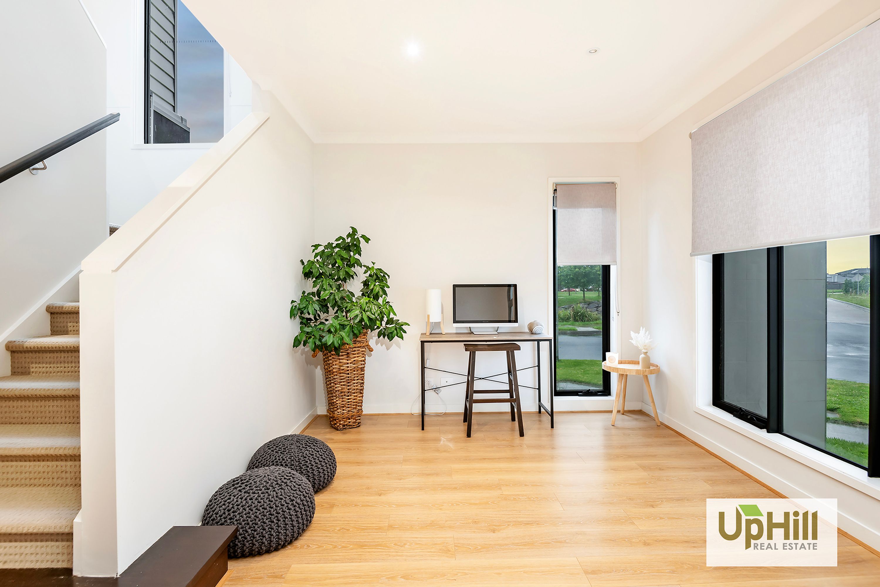 27 Lonarto Avenue, Clyde North - Thumbnail 2