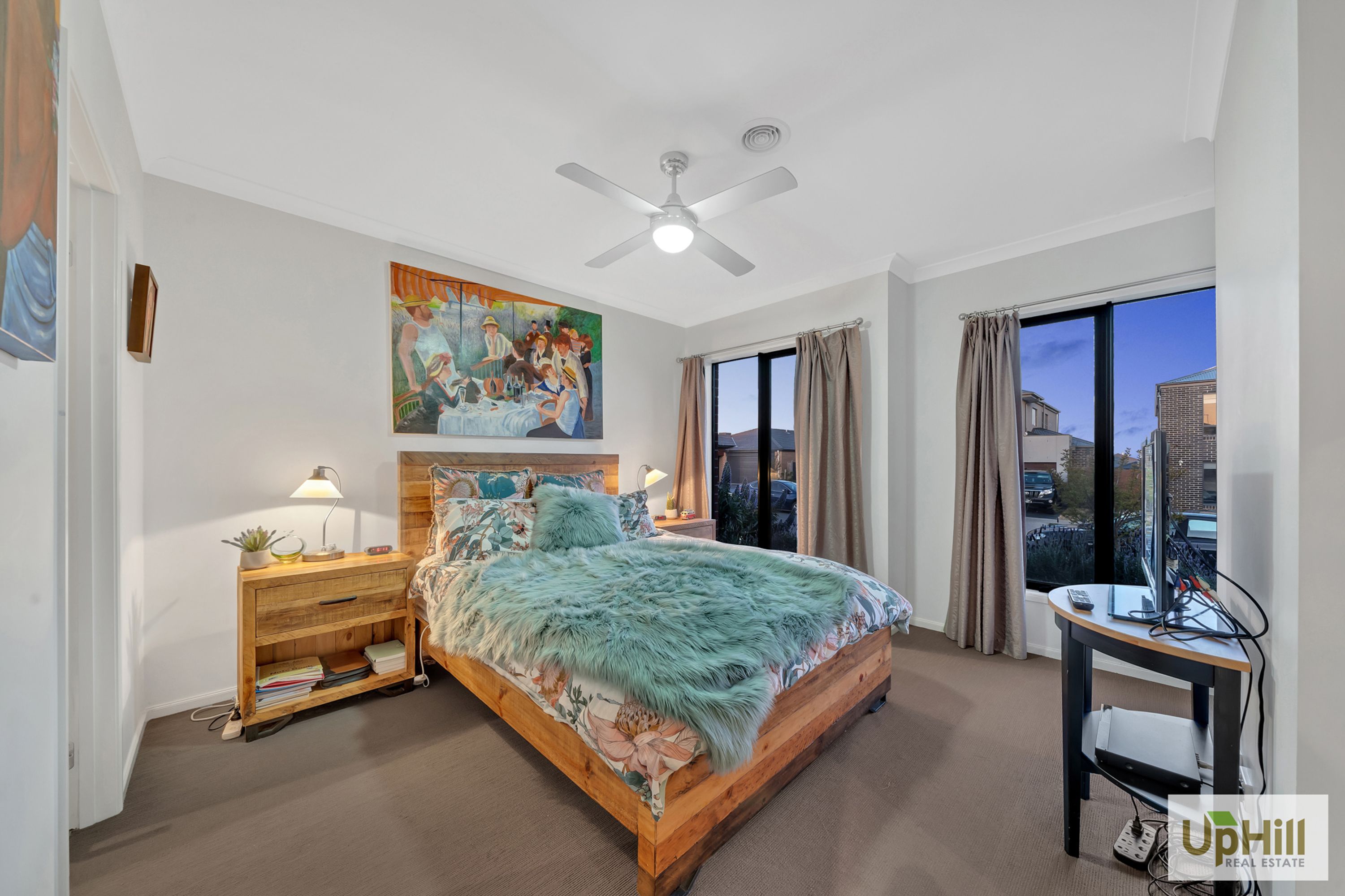 16 EVERARD AVENUE, Clyde North - Thumbnail 2