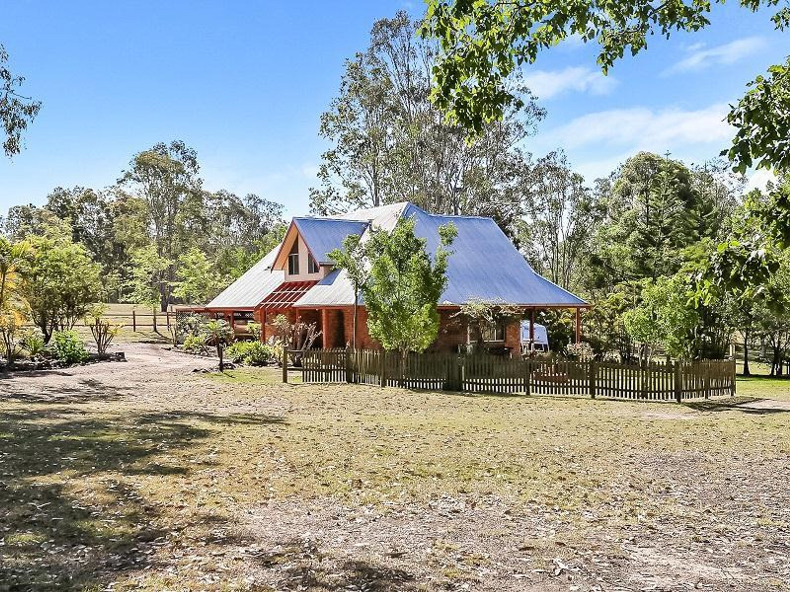 36 Hillview Drive, Waterview Heights - Image 1