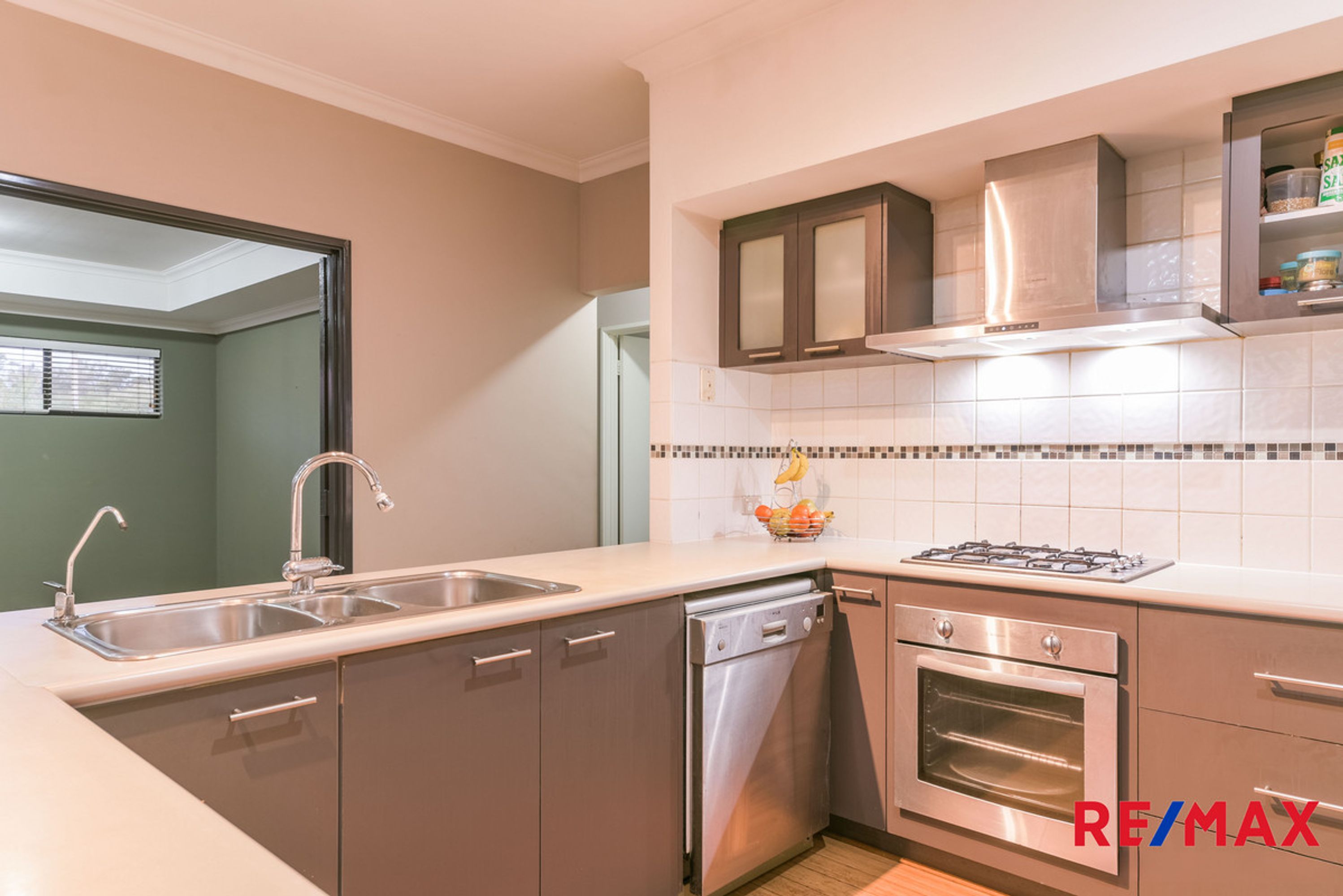 1 Richards Place, Cannington - Thumbnail 3