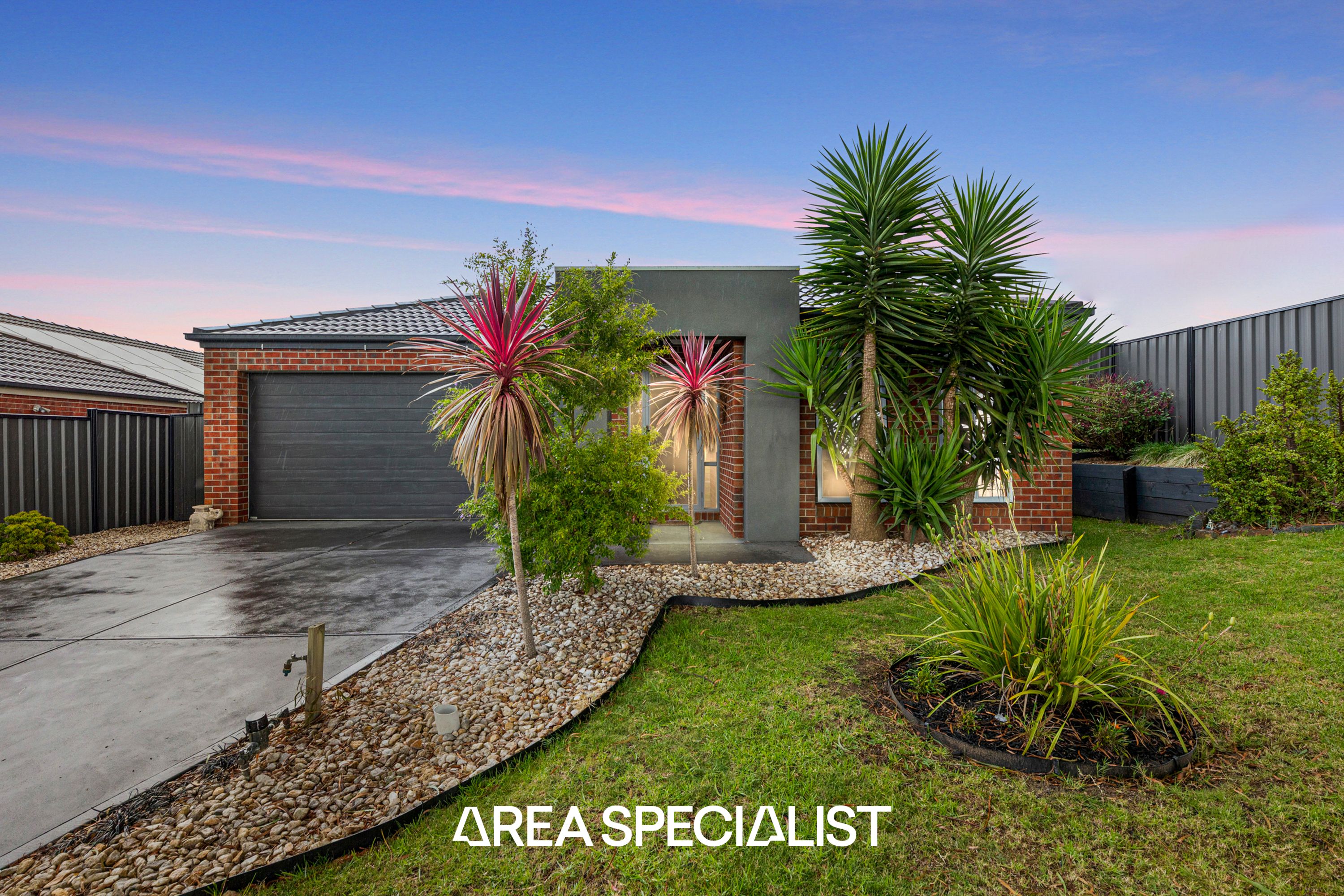 15 Half Moon Crescent, Pakenham - Thumbnail 2