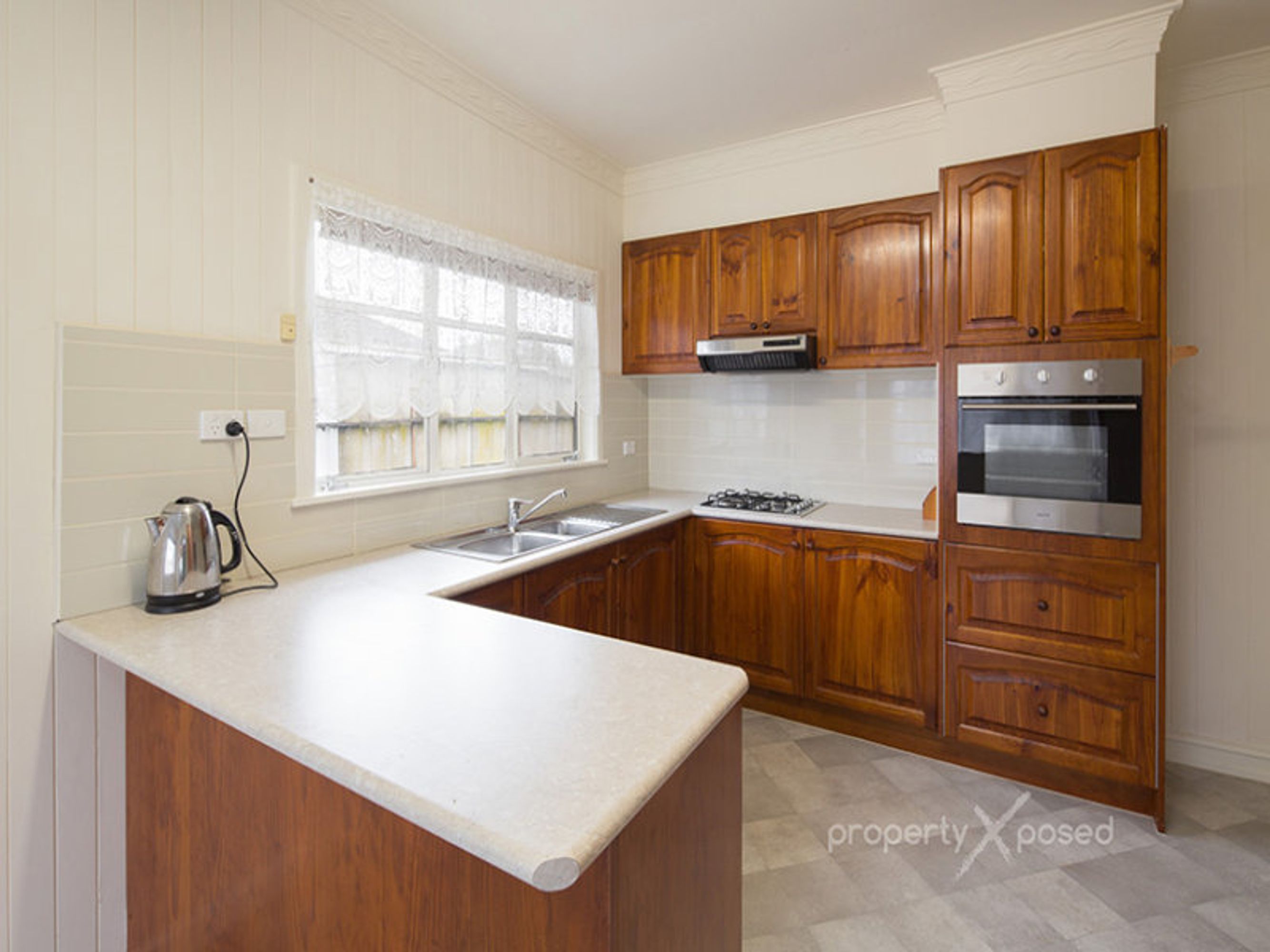 8 Vardon Street, Springvale - Thumbnail 4