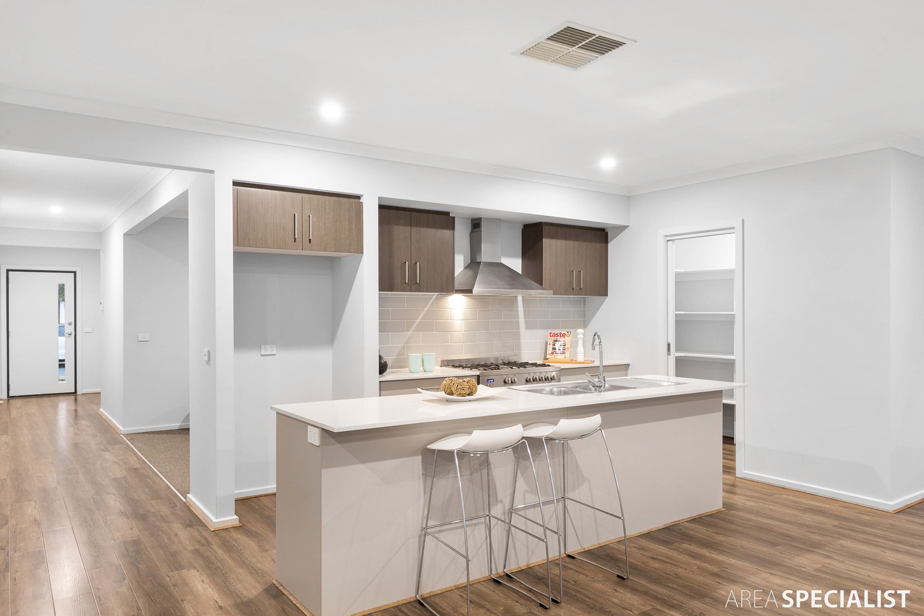 5 Satellite Drive, Werribee, Werribee - Thumbnail 6
