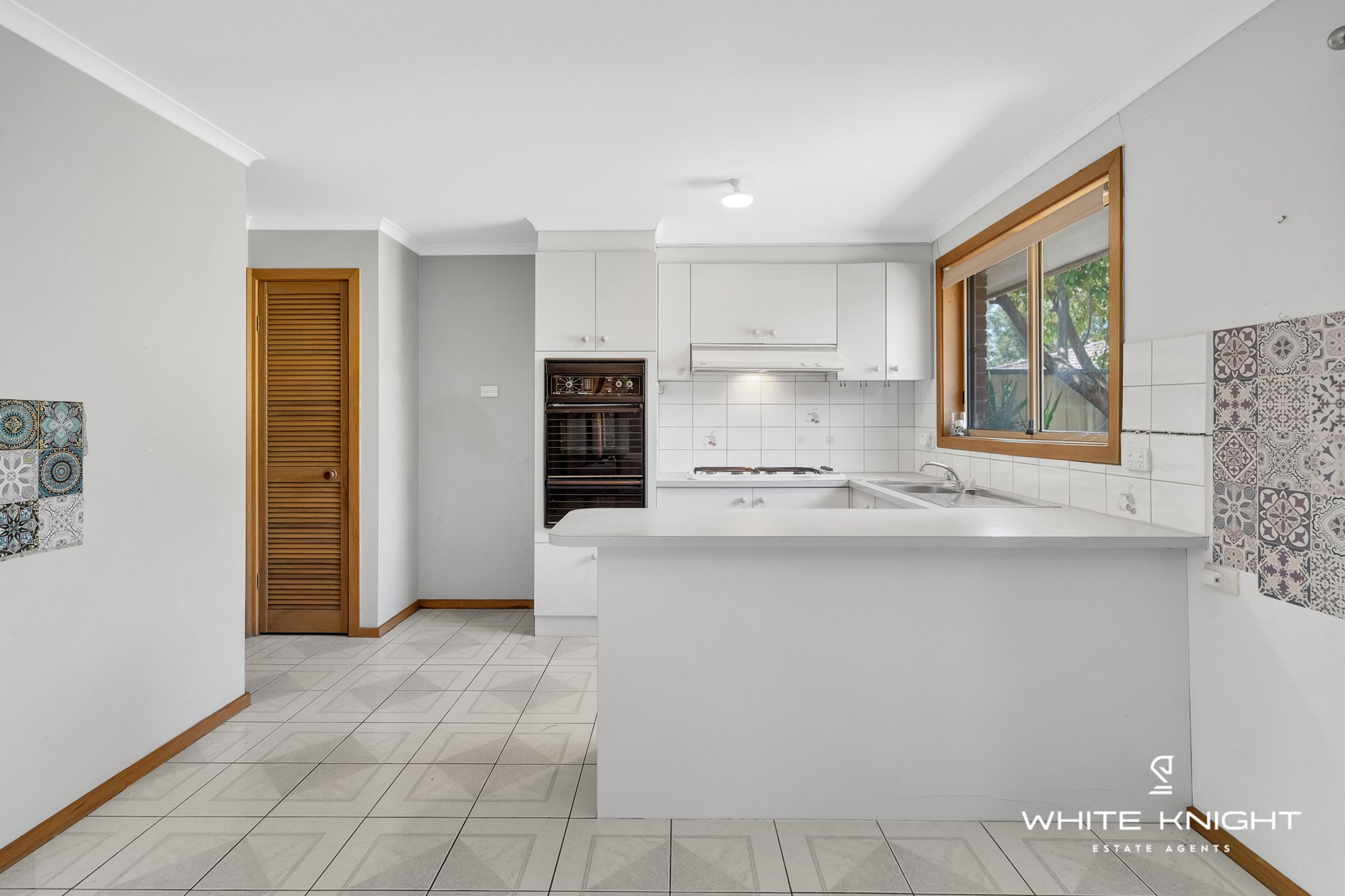 2/12 Errington Road, St Albans VIC 3021, St Albans - Thumbnail 8