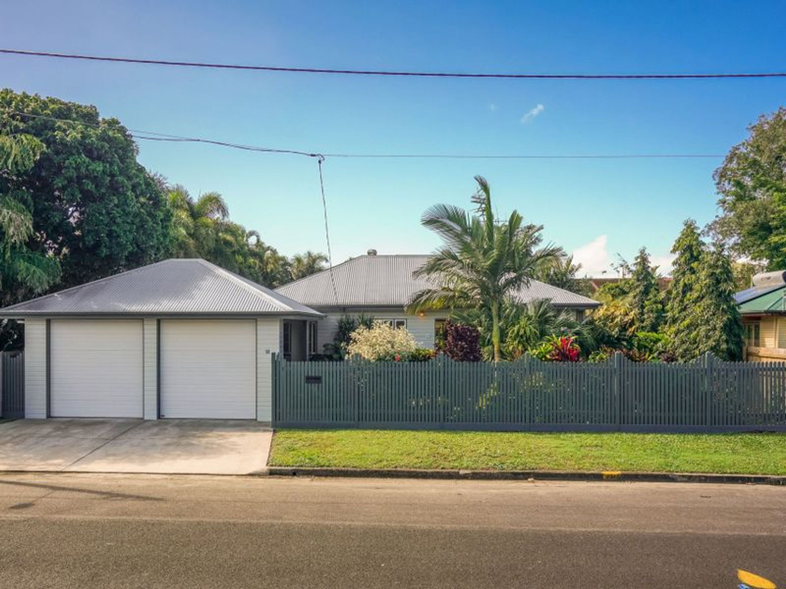 18 Chaplain Avenue, Manunda, QLD 4870, Manunda - Thumbnail 2
