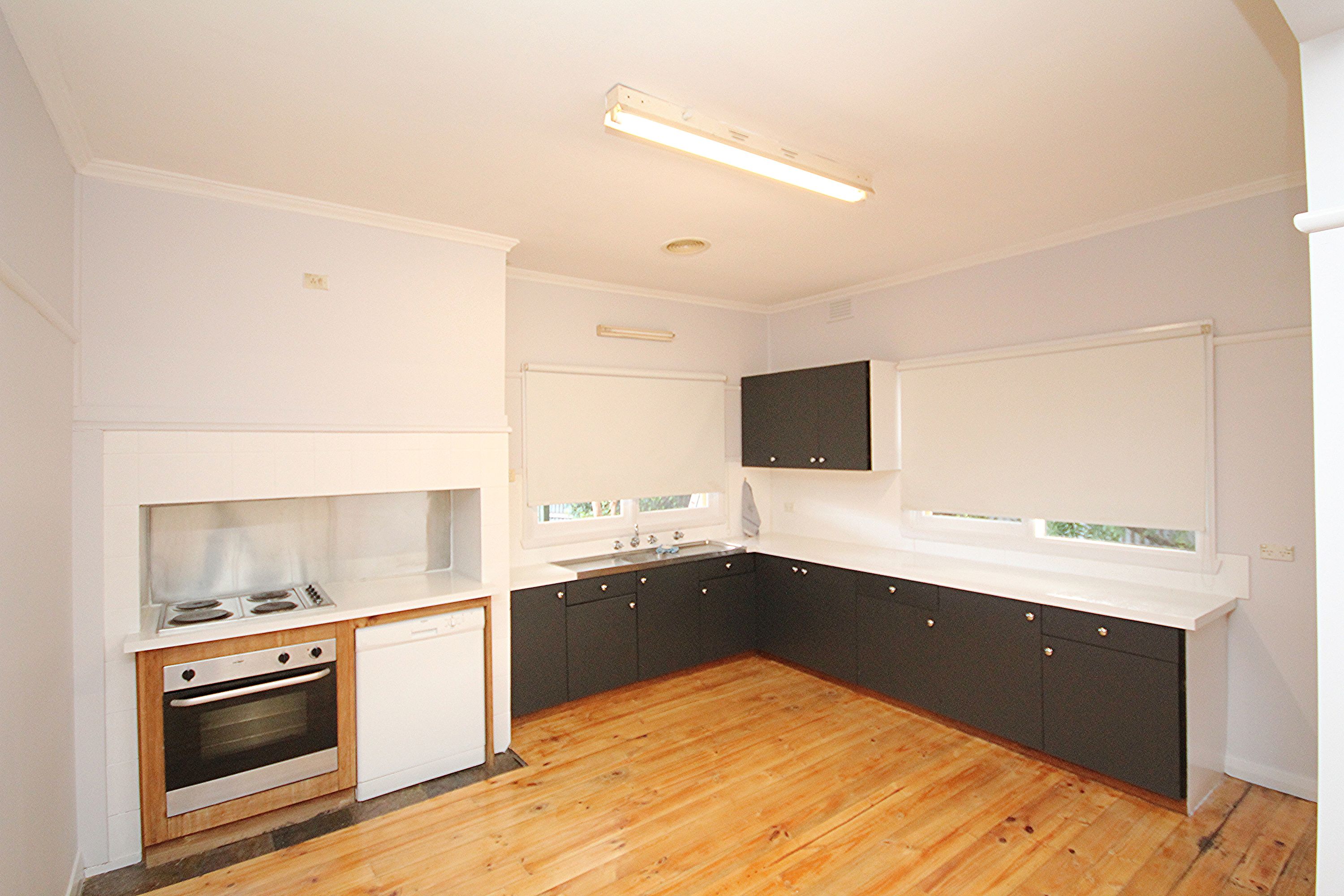 36 Tucker Street, Horsham VIC 3400, Horsham - Thumbnail 2