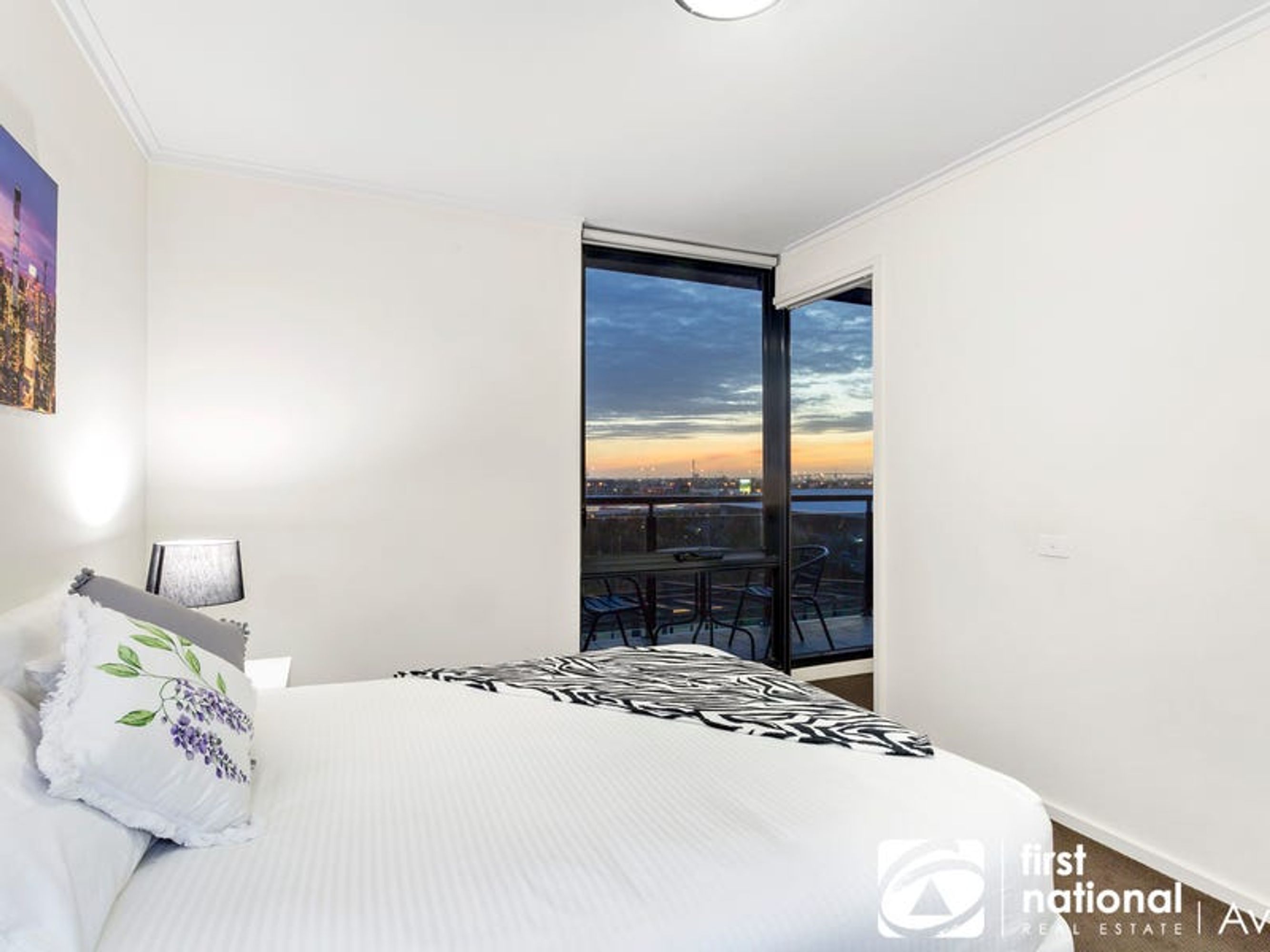 908/63 Whiteman Street, Southbank - Thumbnail 4