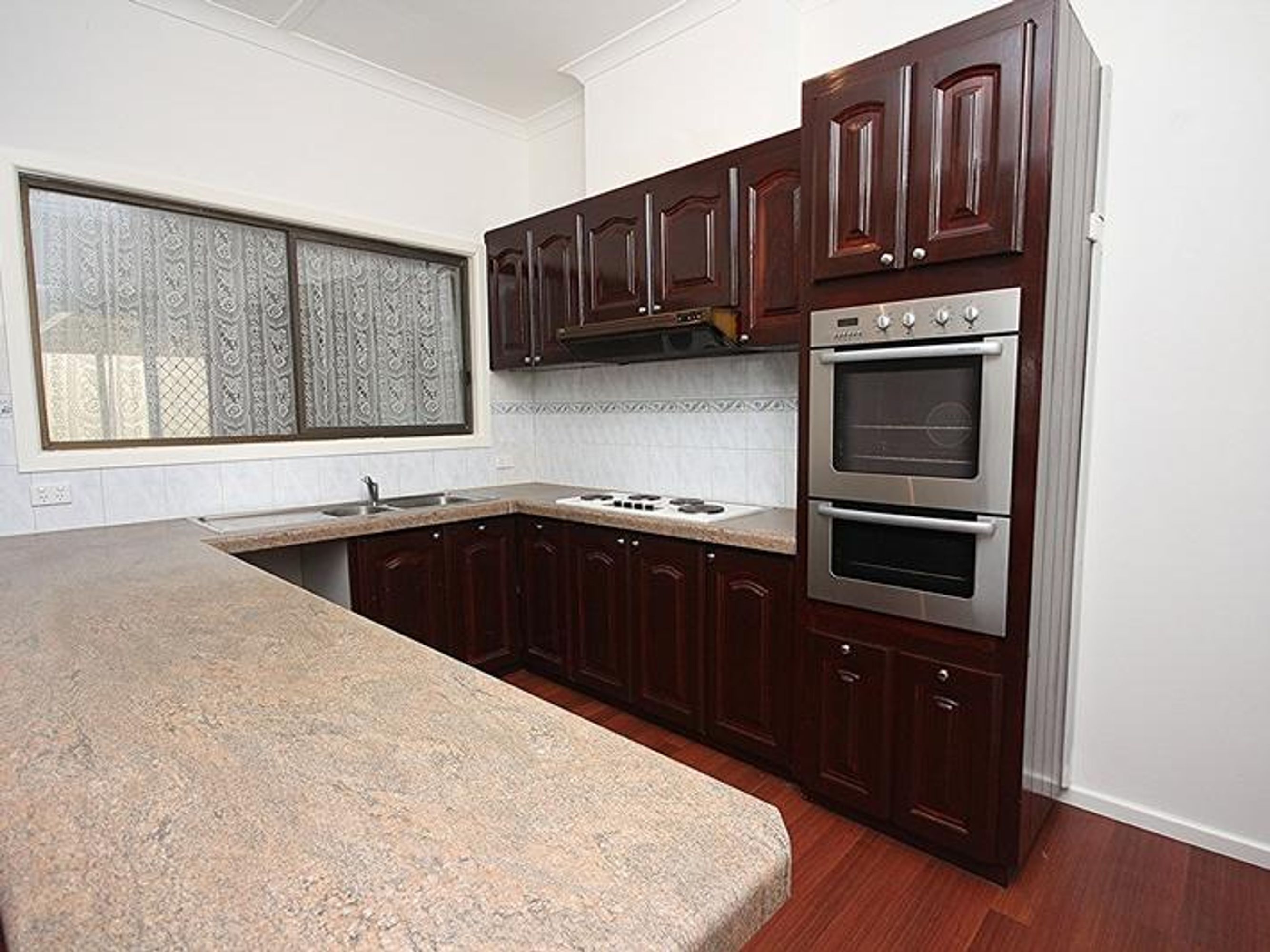 8 Rose Street, Horsham VIC 3400, Horsham - Thumbnail 2