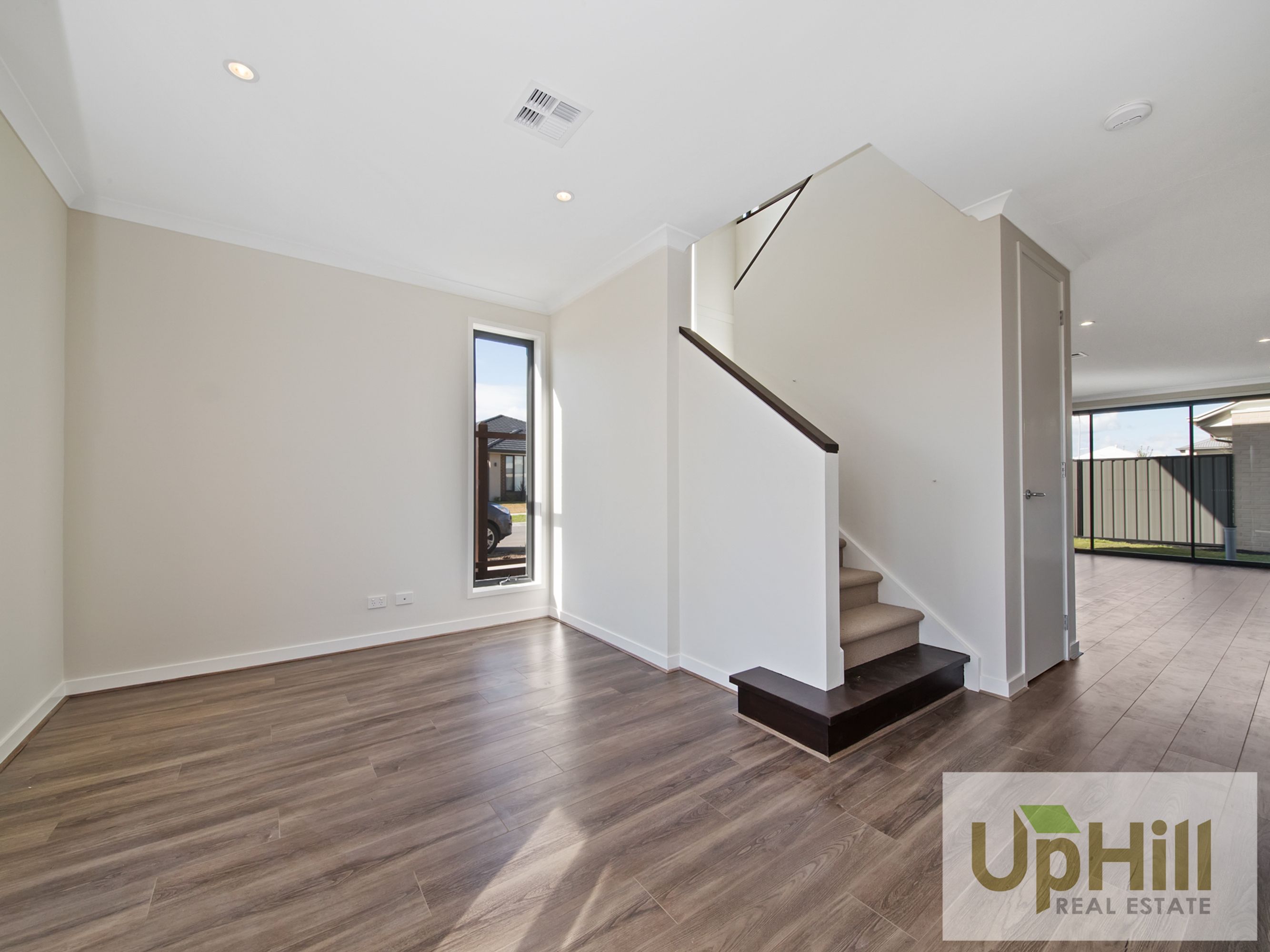 14 REVELWOOD WAY, Clyde North - Thumbnail 3