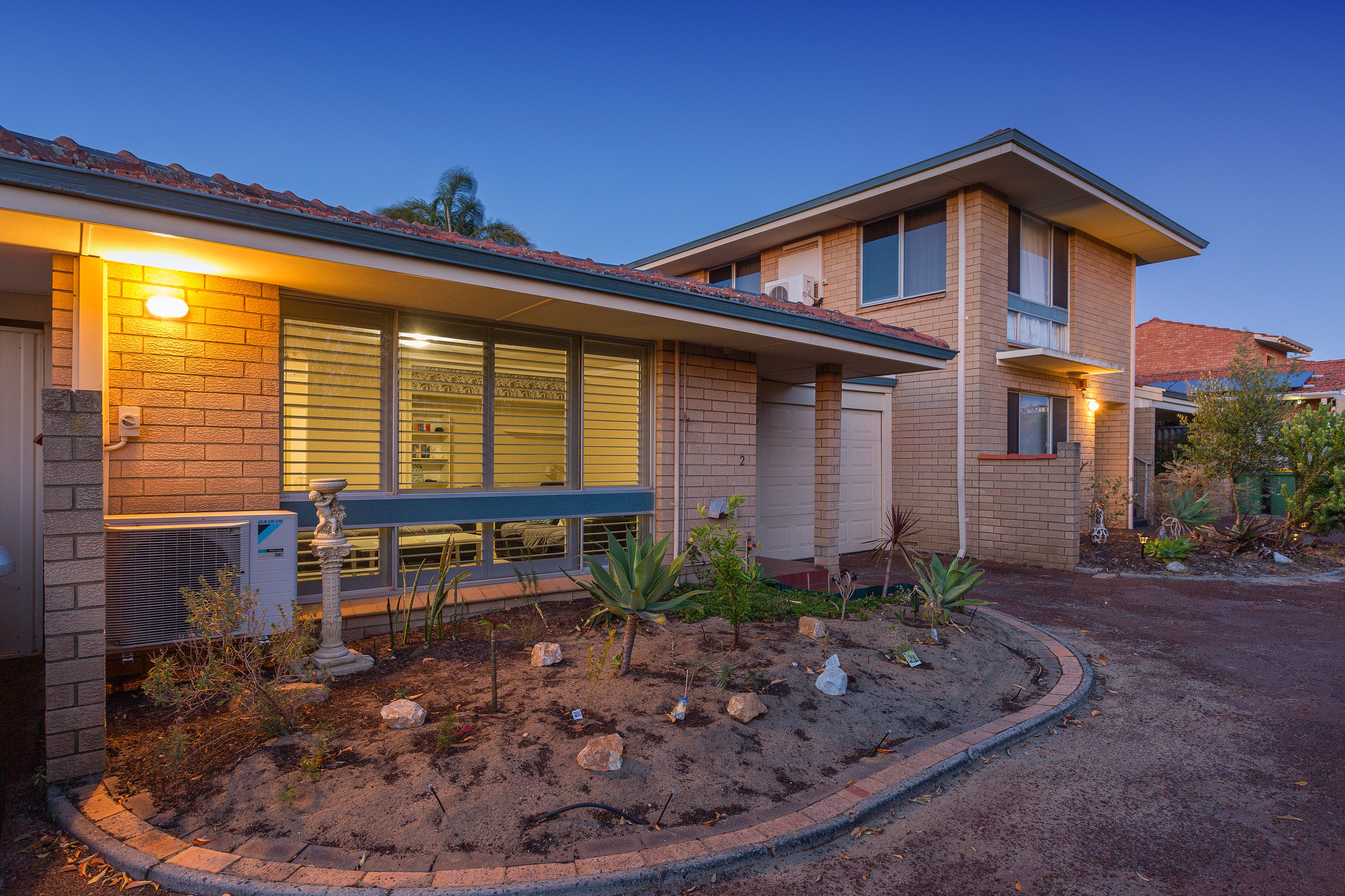 2/2/8 Coolidge Street