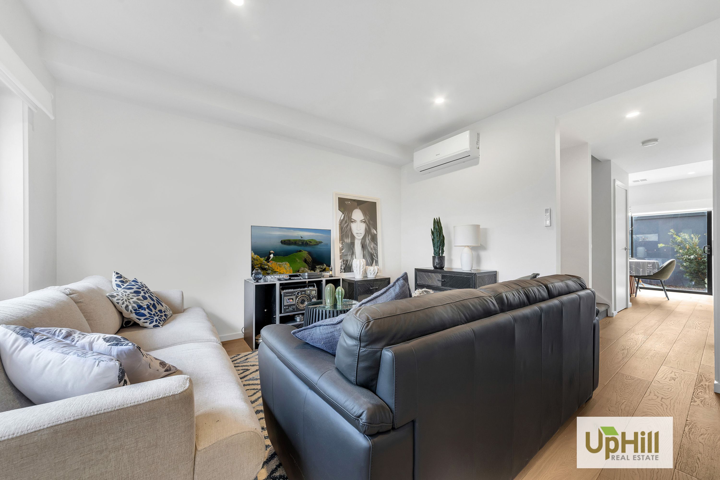 8 Allemande Walk, Cranbourne South - Thumbnail 4