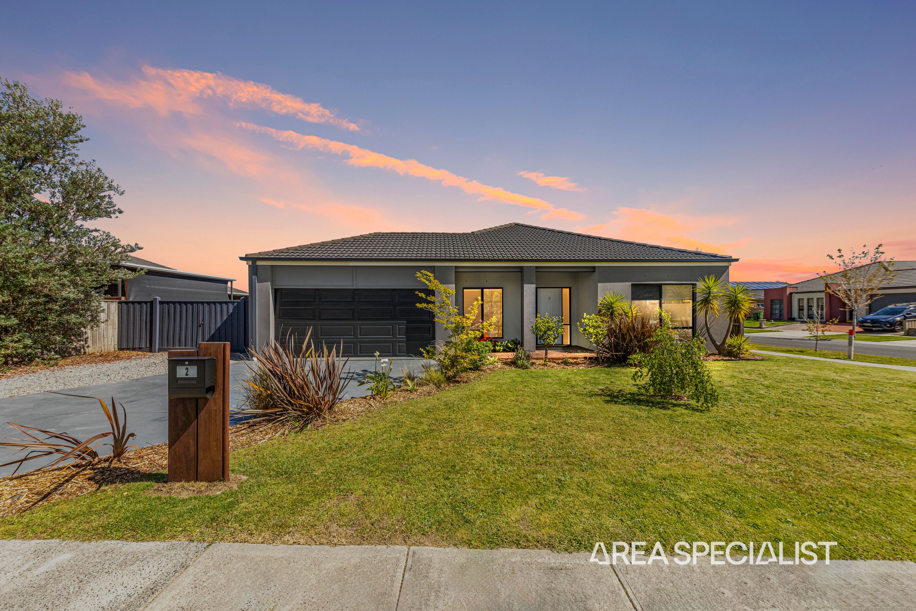 2 Carrington Drive, Pakenham - Thumbnail 2