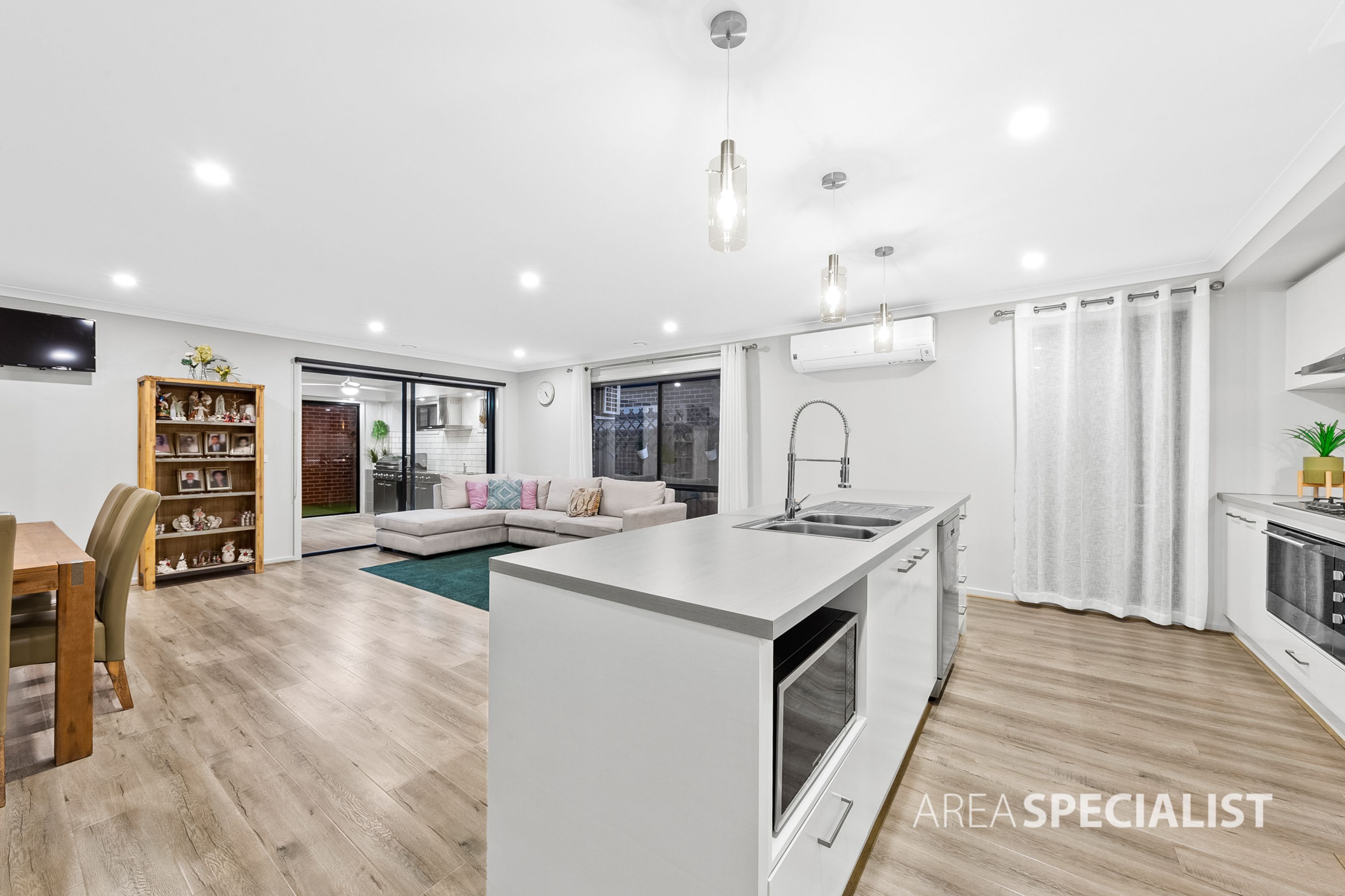 20 Auburn Drive, Fraser Rise VIC 3336, Fraser Rise - Thumbnail 6