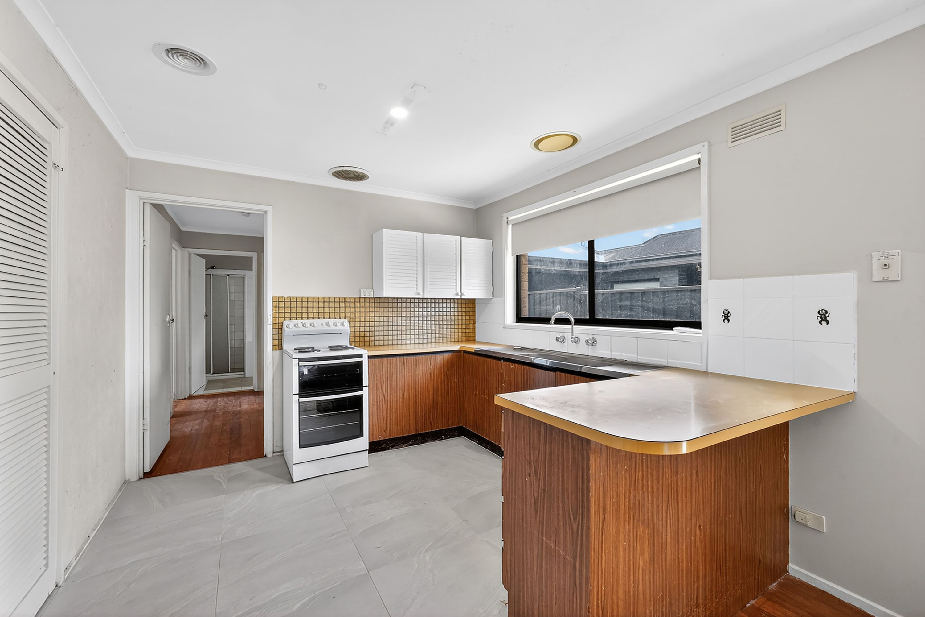 6 Acfold Court, St Albans VIC 3021, St Albans - Thumbnail 2