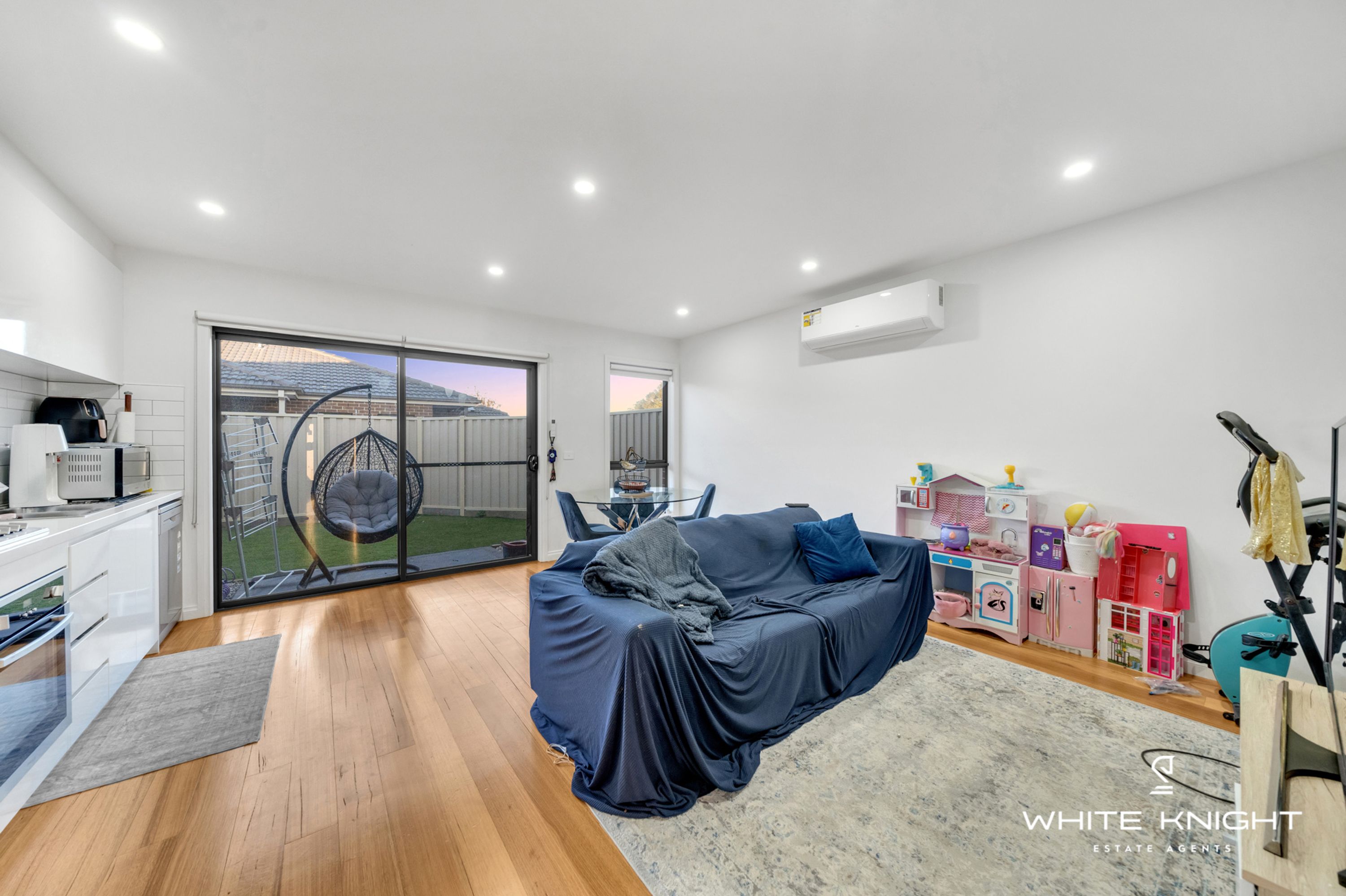 2/28 Romsey Avenue, Sunshine North VIC 3020, Sunshine North - Thumbnail 2