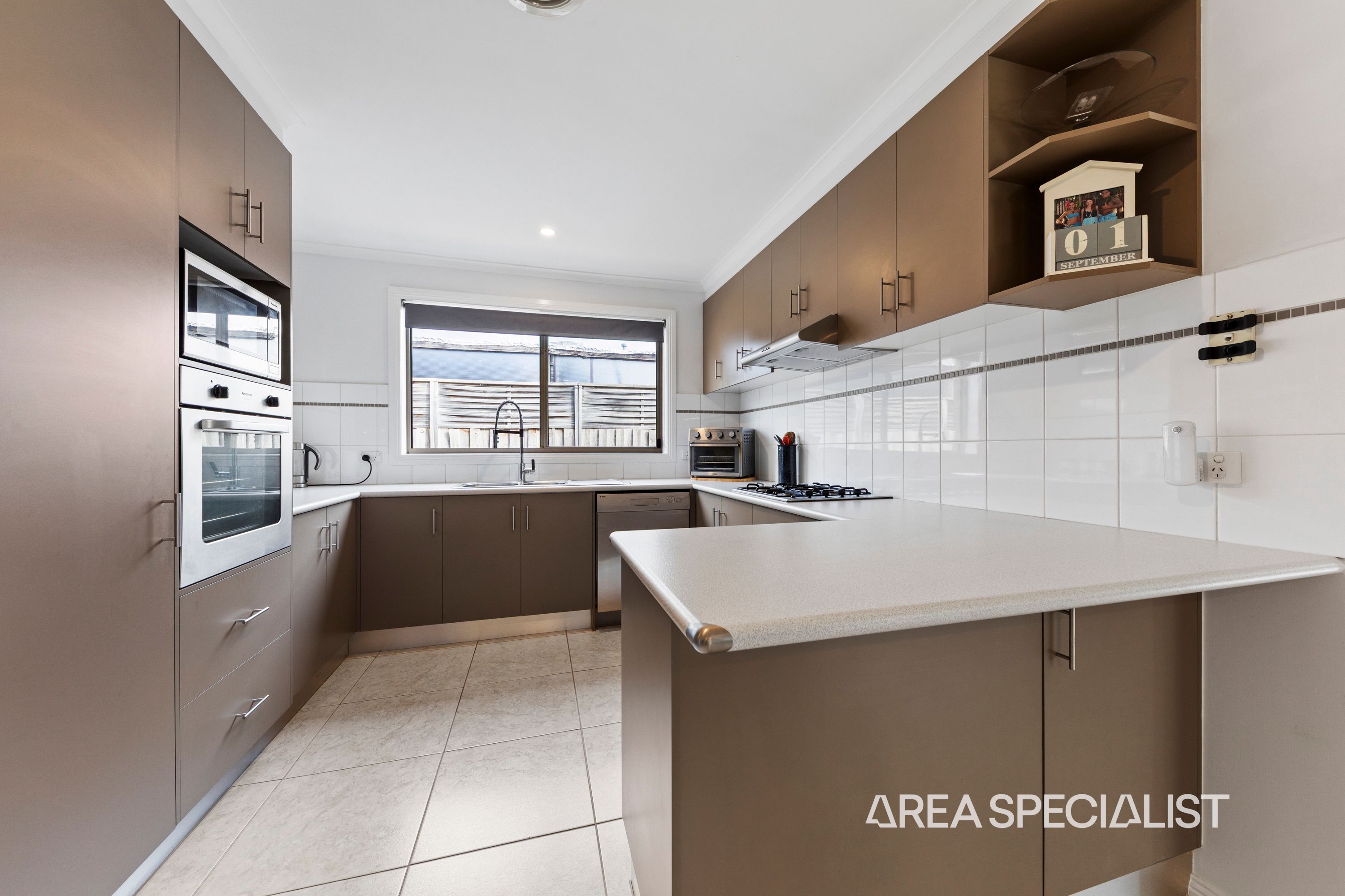 11 Redfern Way, Pakenham - Thumbnail 5