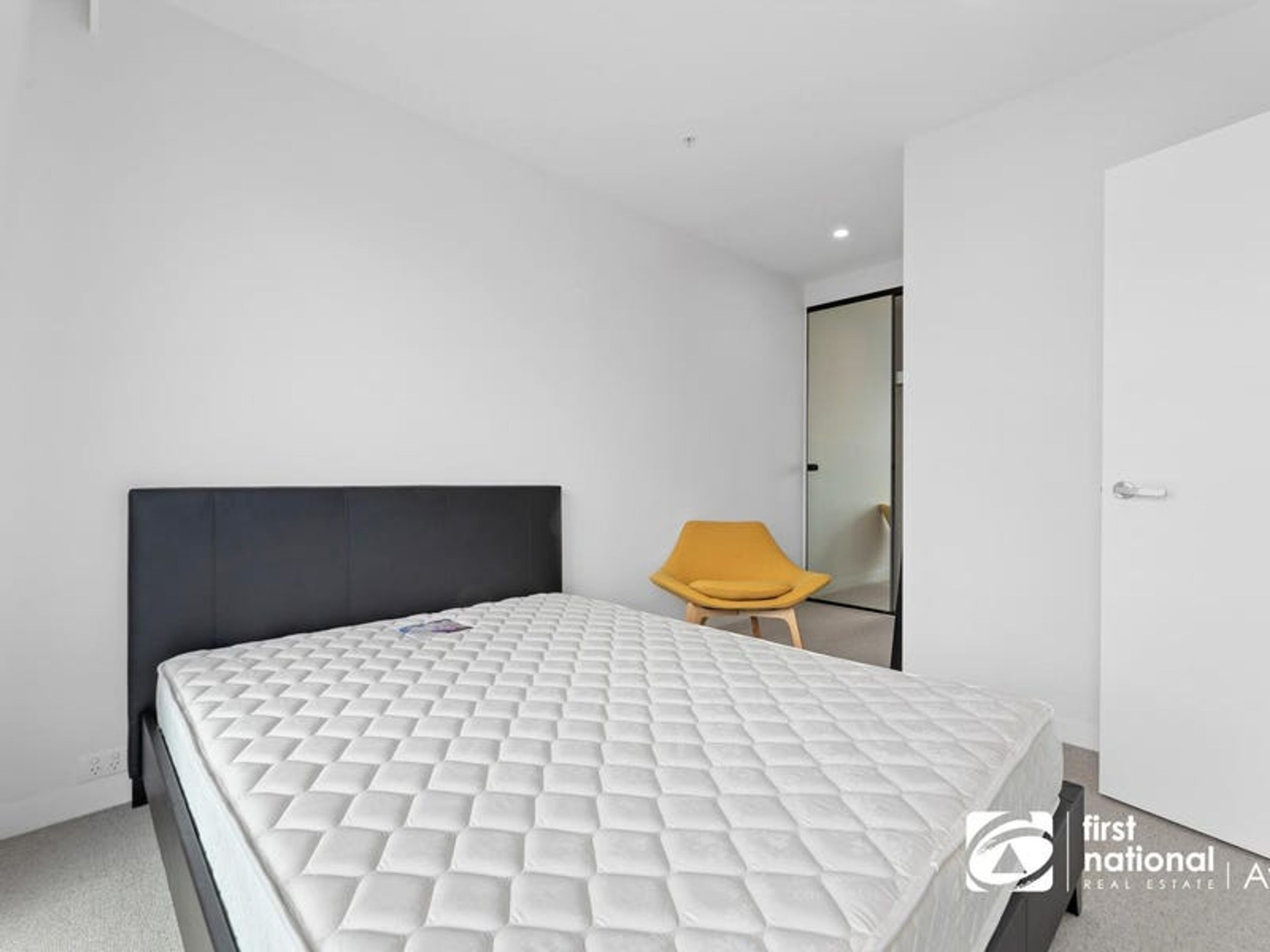 2805/8 Pearl River Road, Docklands - Thumbnail 7