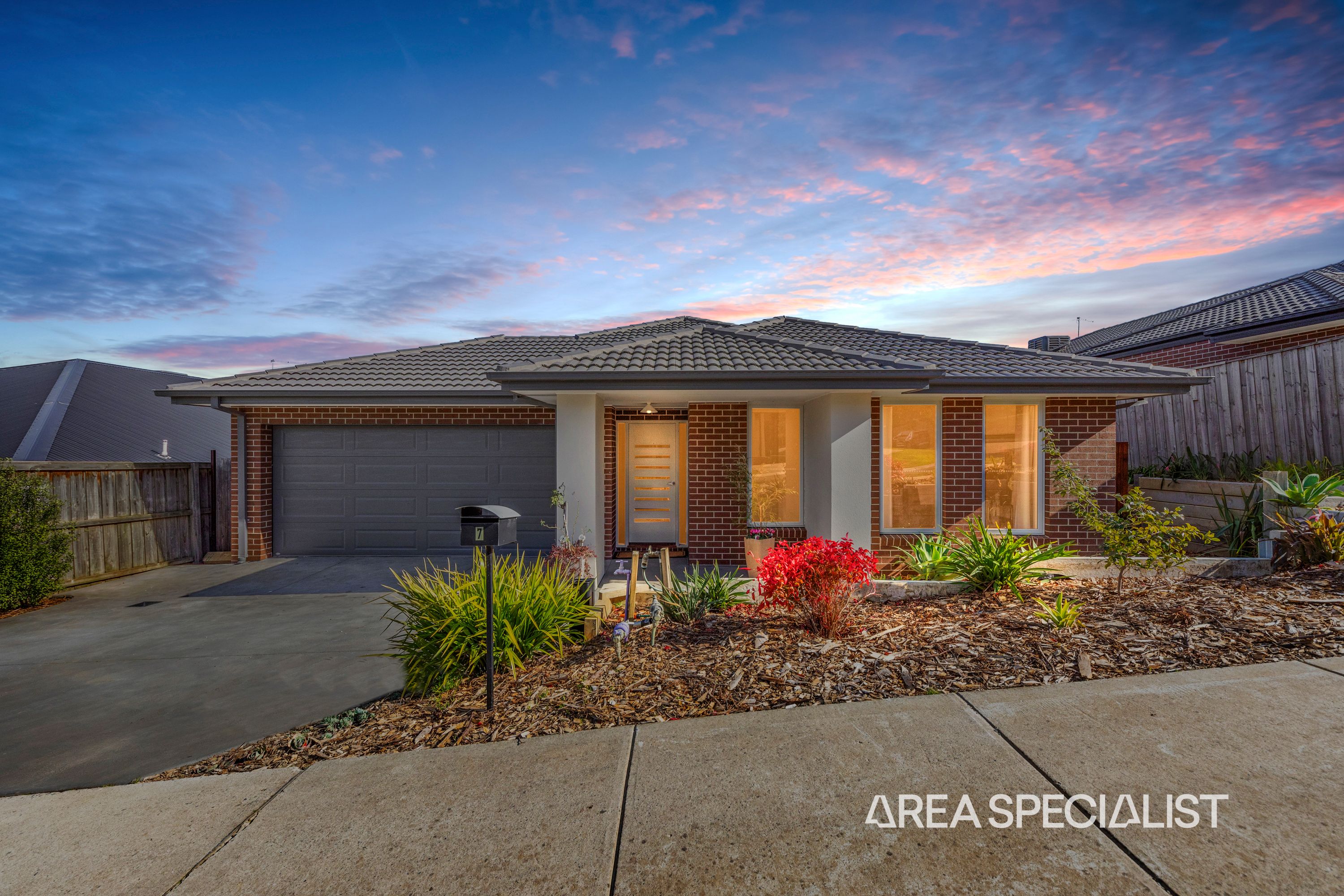7 Cowdray Crescent, Officer - Thumbnail 2