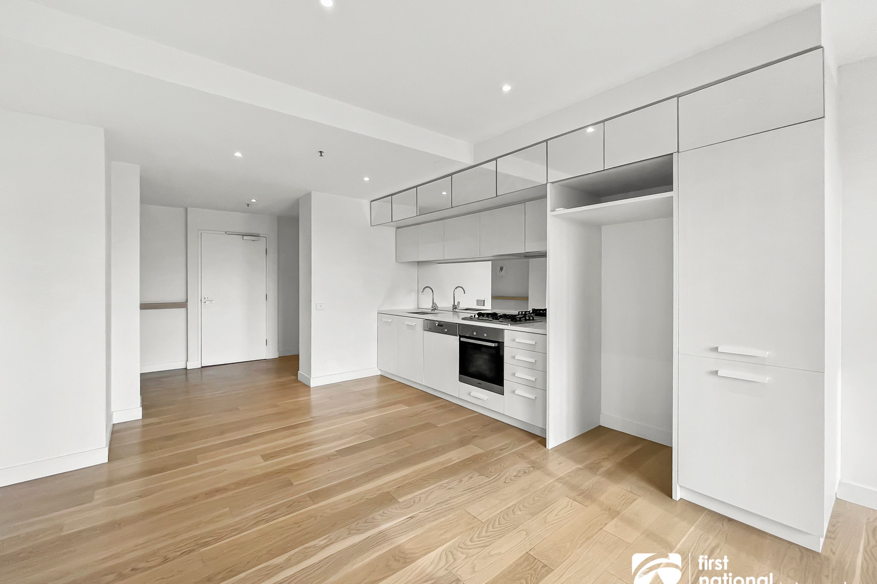 2304/38 Albert Road, South Melbourne - Thumbnail 3