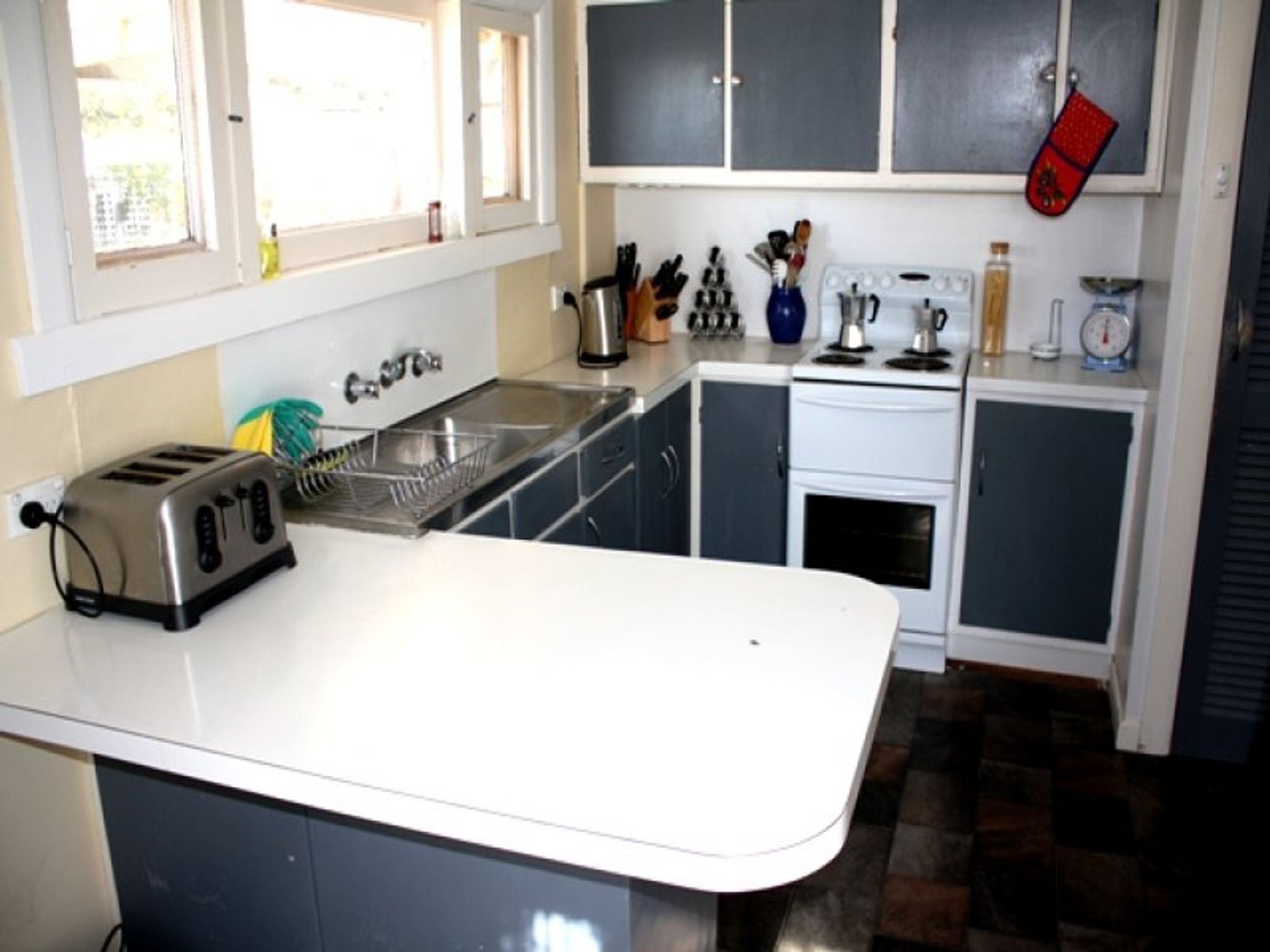 9 Tena Avenue, Horsham VIC 3400, Horsham - Thumbnail 2