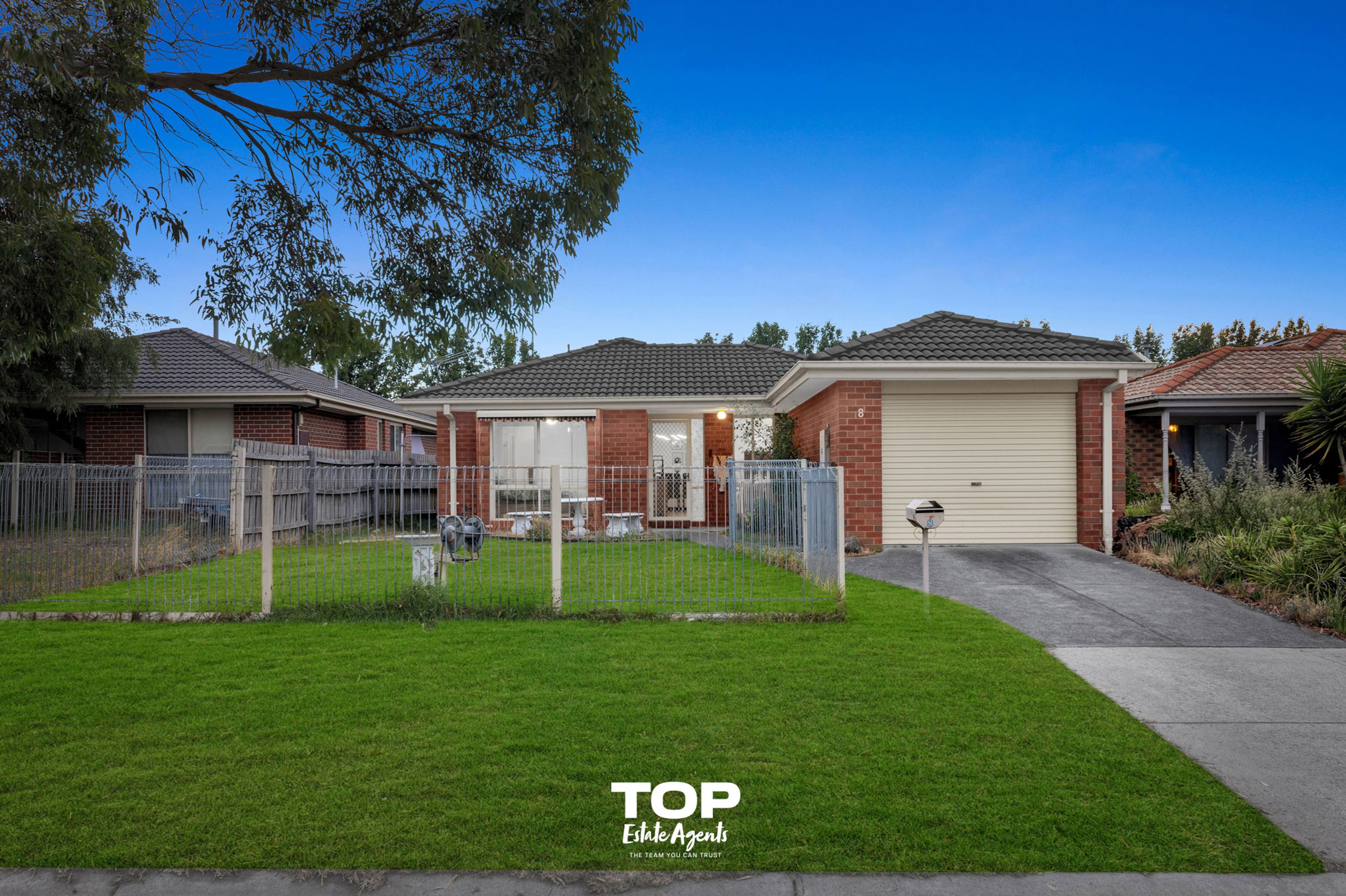 8 Fishburn Place, Cranbourne West - Image 1